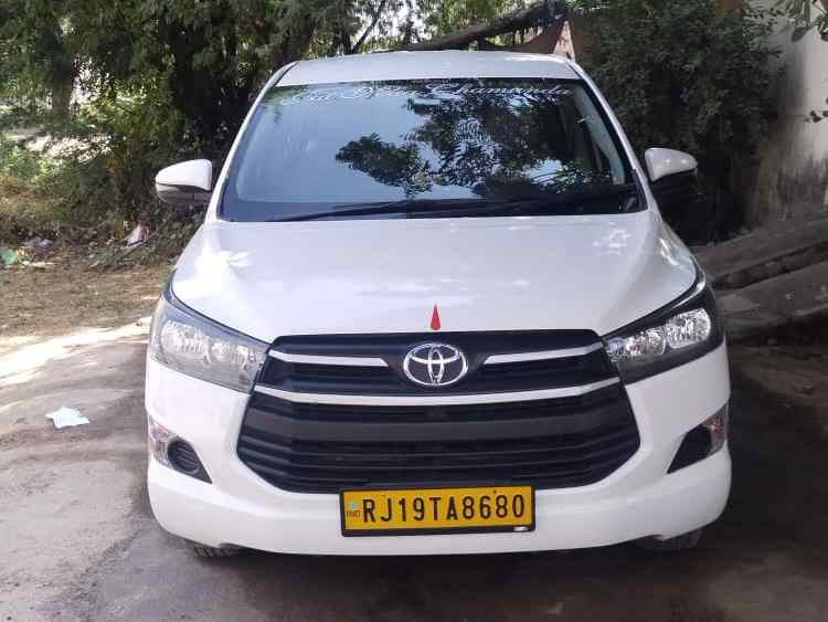 SUV Crysta Car