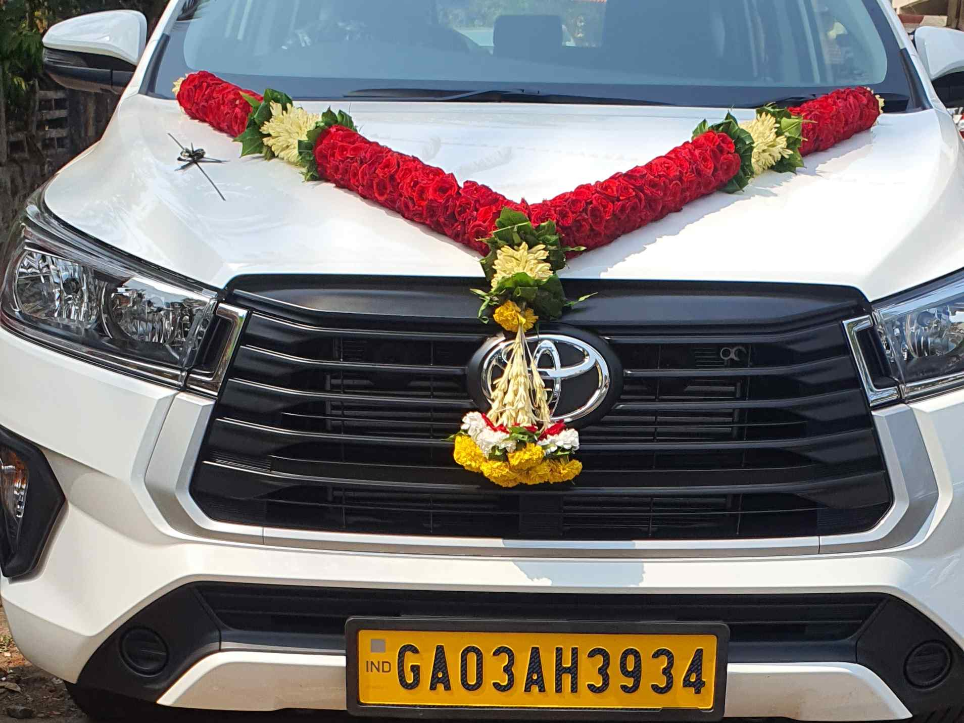 SUV Crysta Car