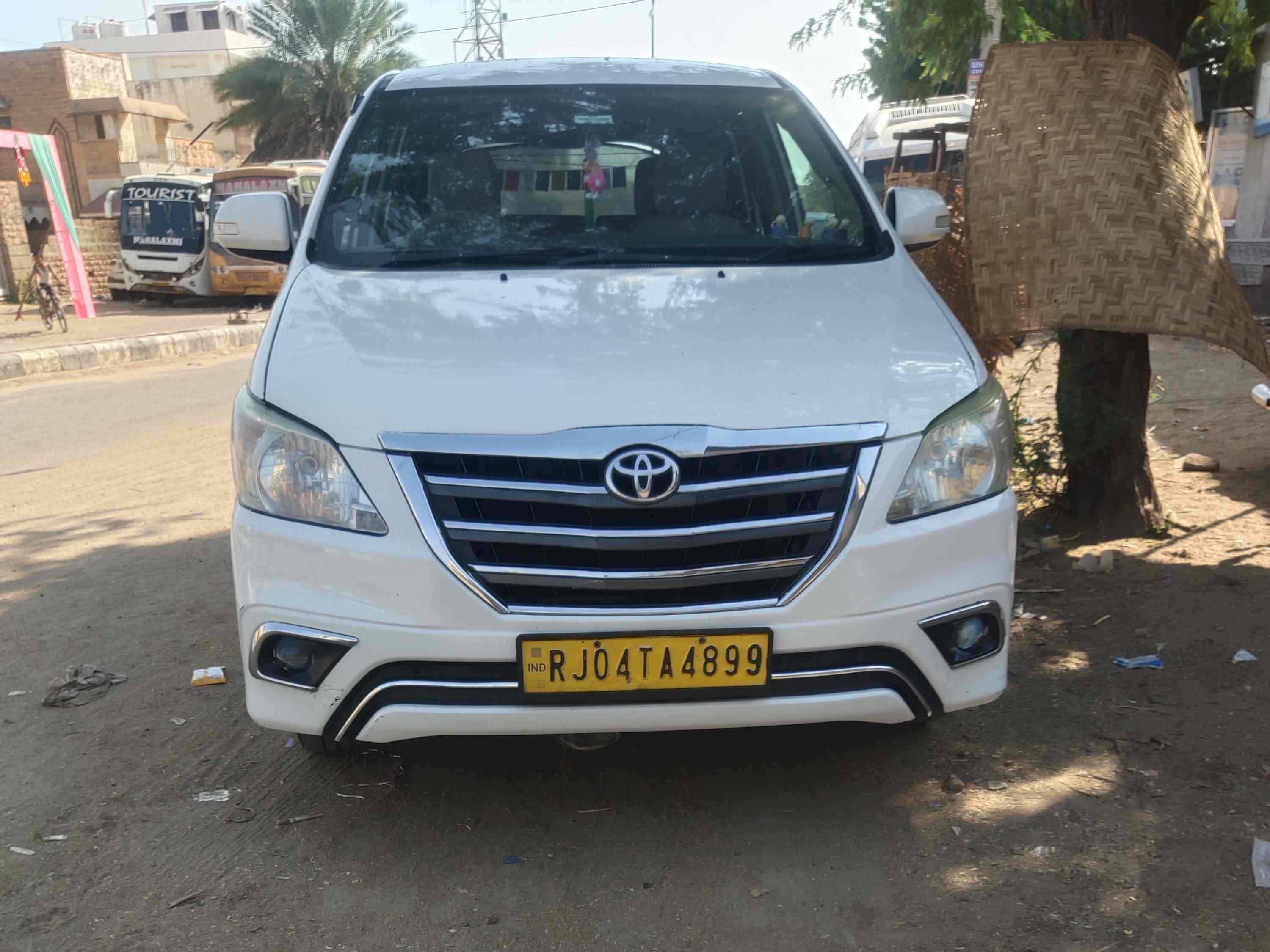 SUV Innova Car