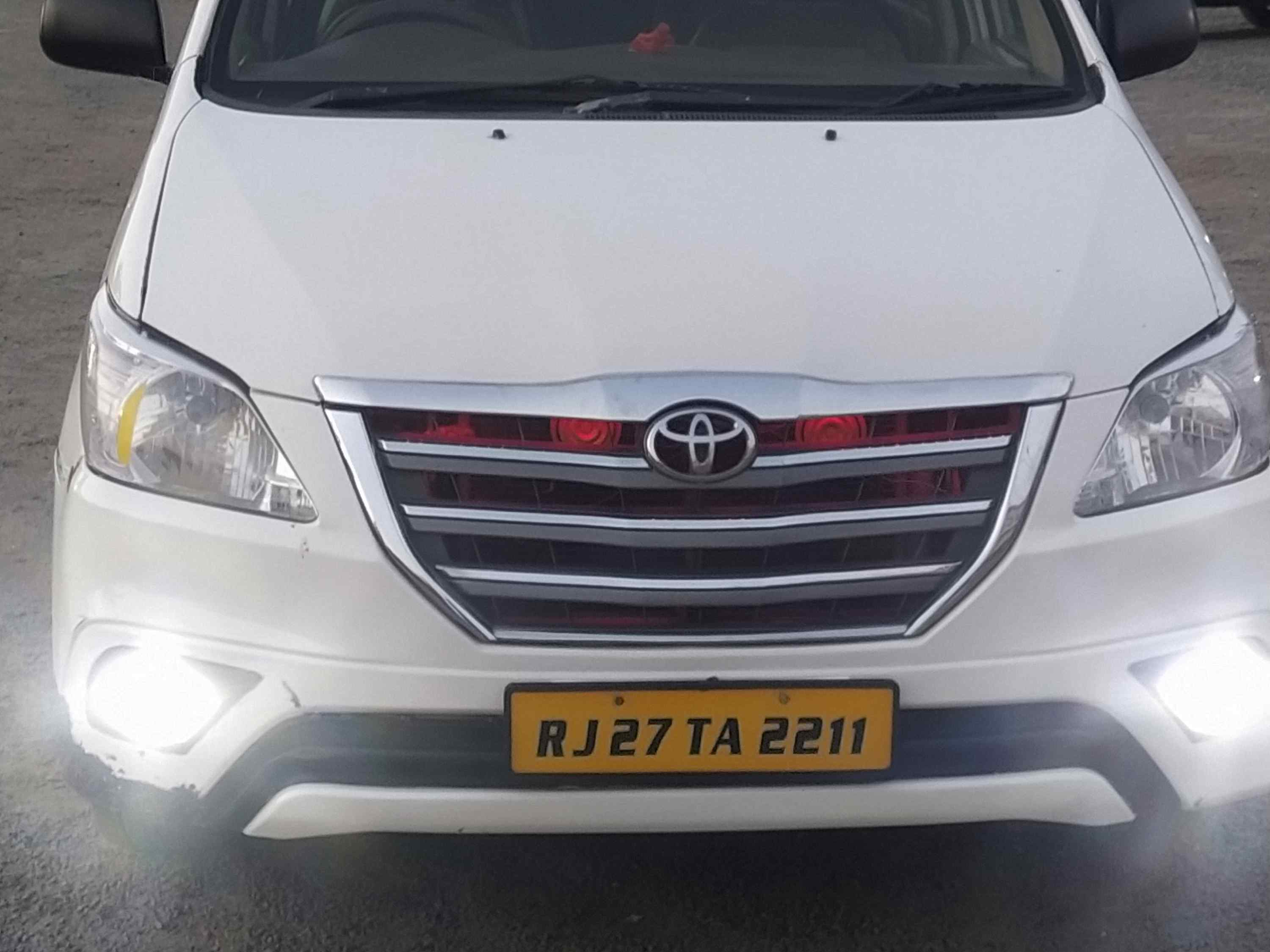 SUV Innova Car