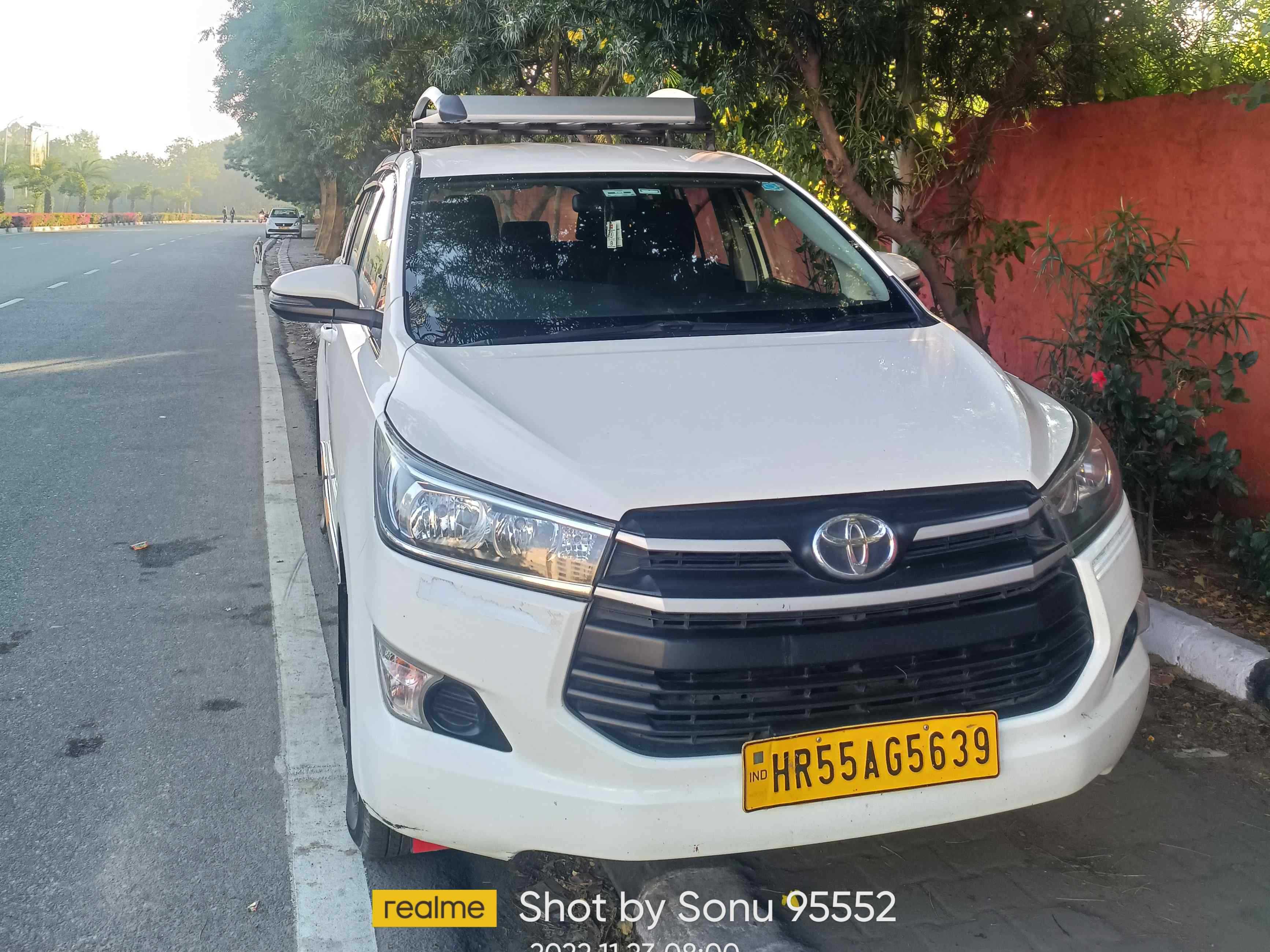 SUV Crysta Car