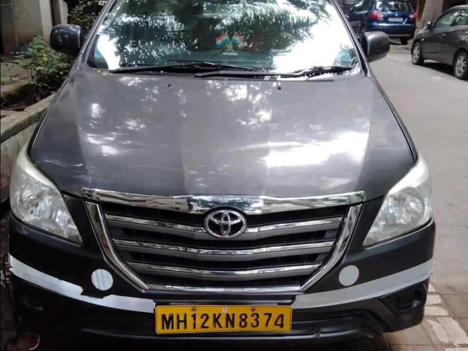 SUV Innova Car