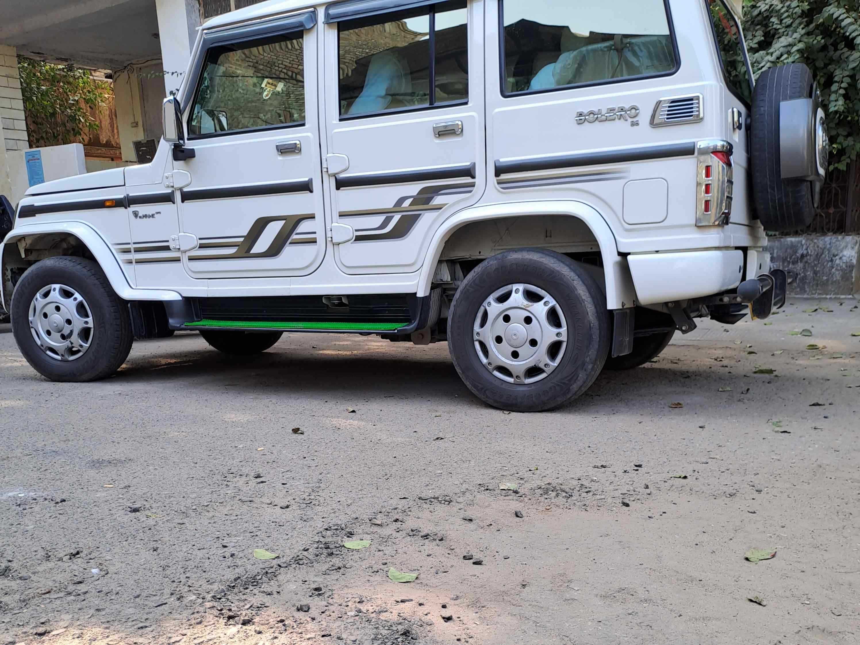 SUV Innova Car