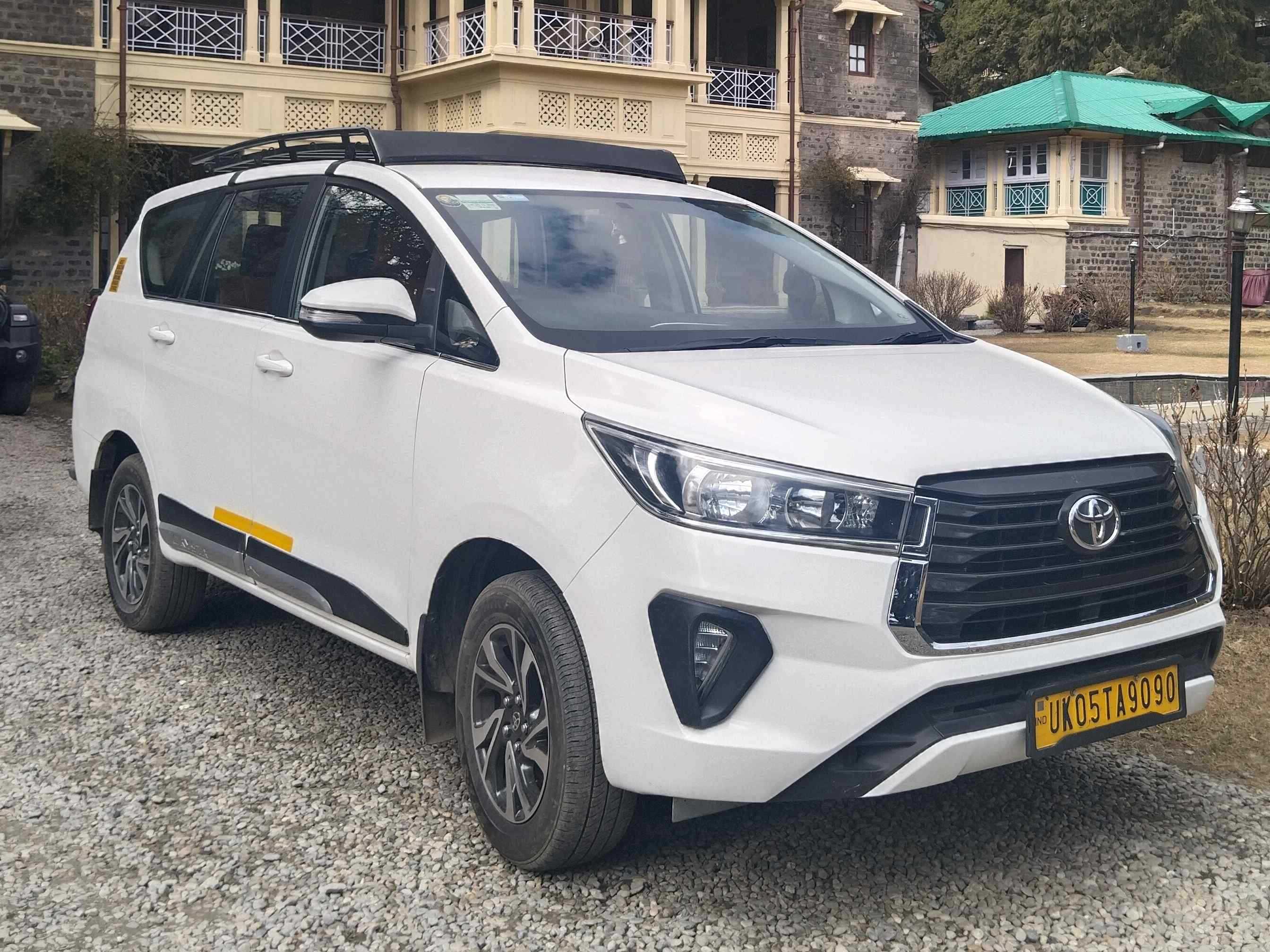 SUV Crysta Car