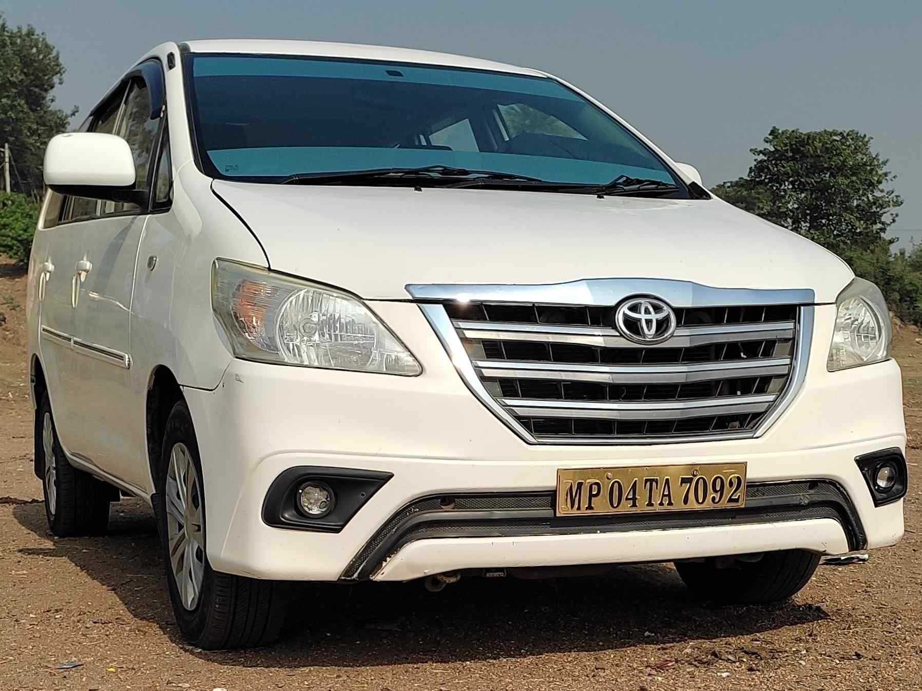 SUV Innova Car