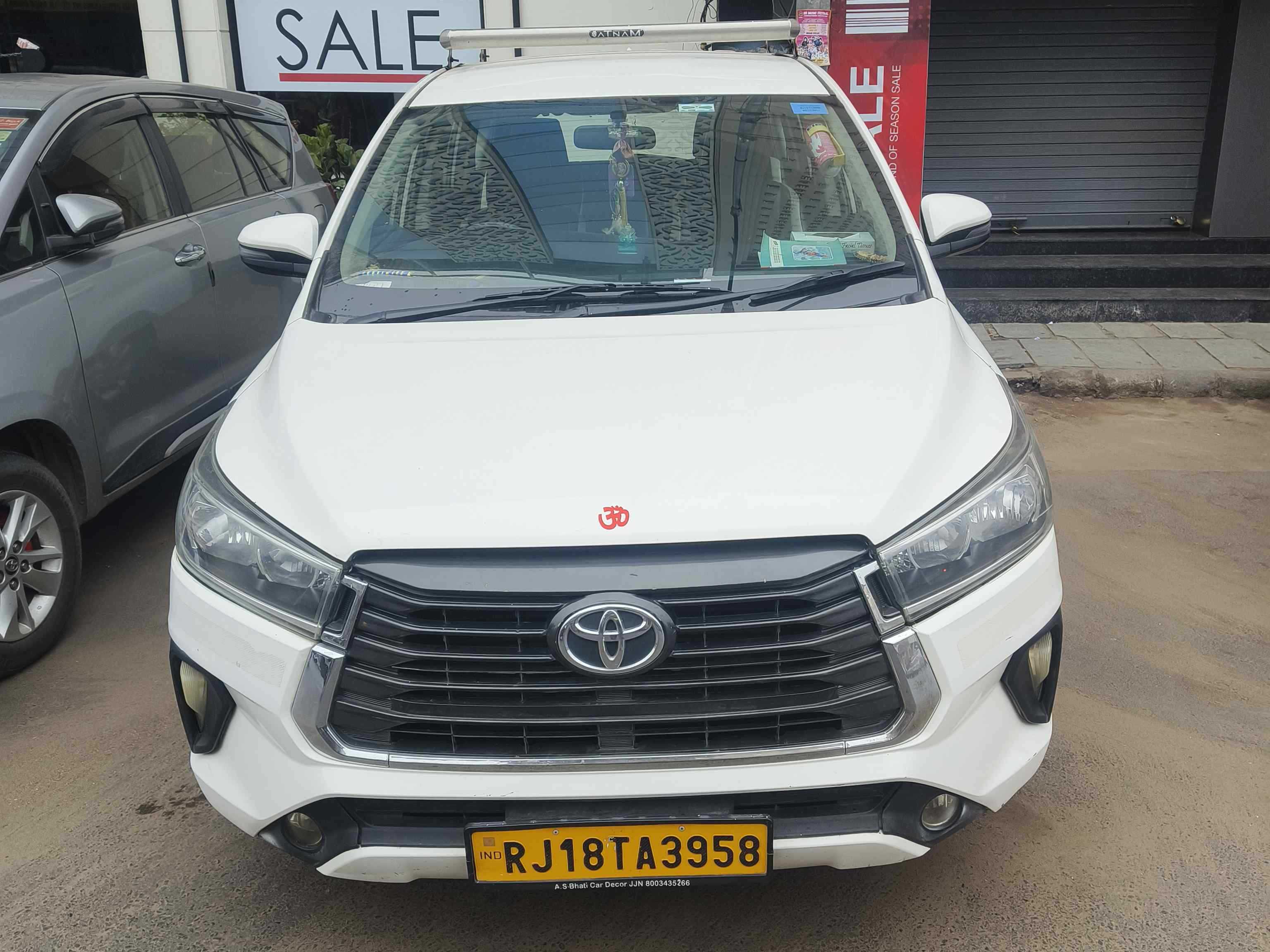 SUV Crysta Car