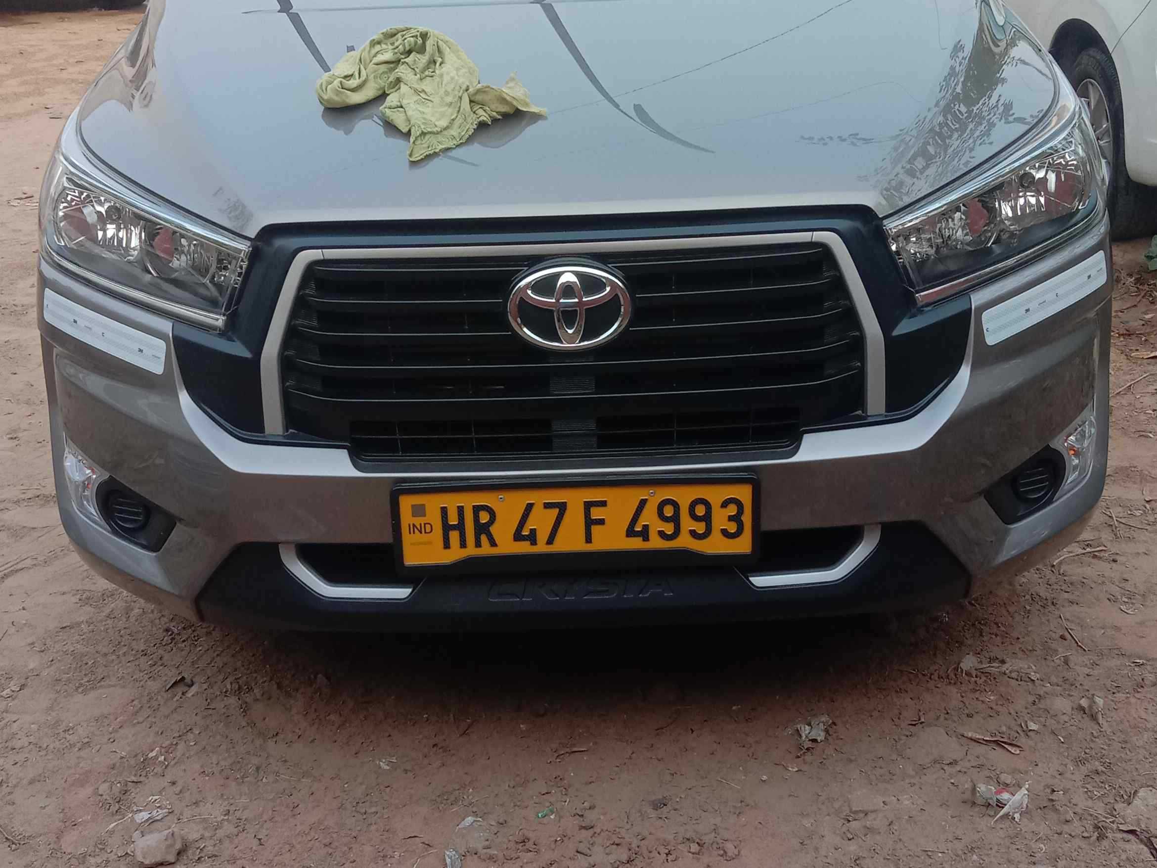 SUV Crysta Car