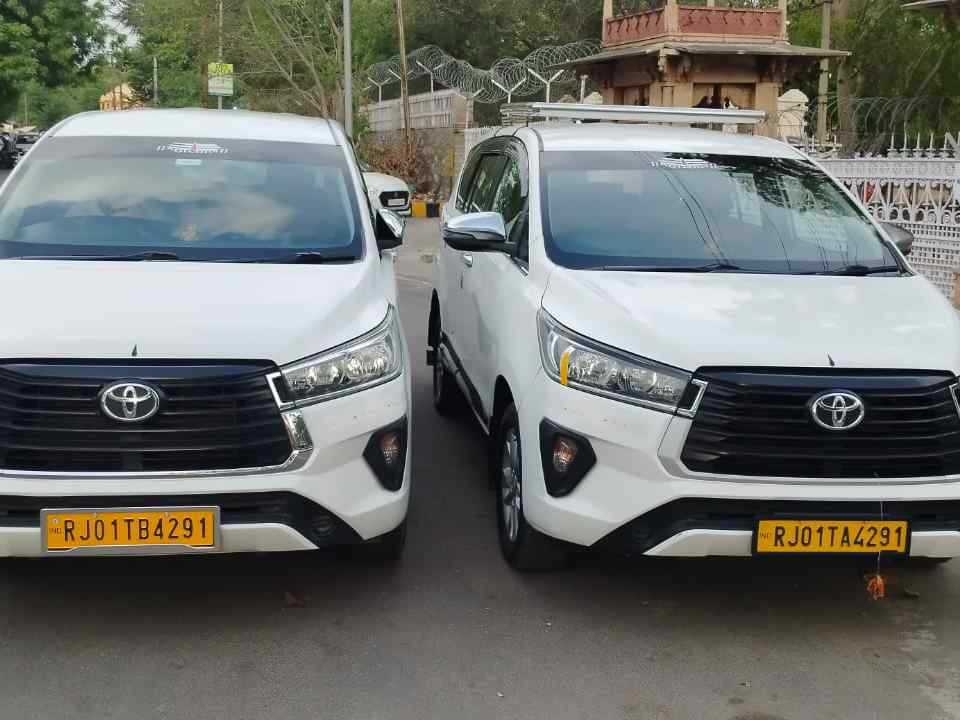 SUV Innova Car