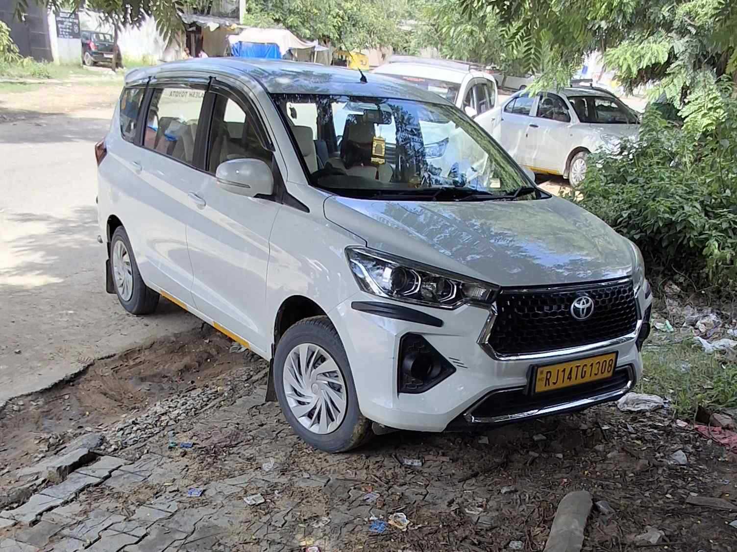 SUV Ertiga Car