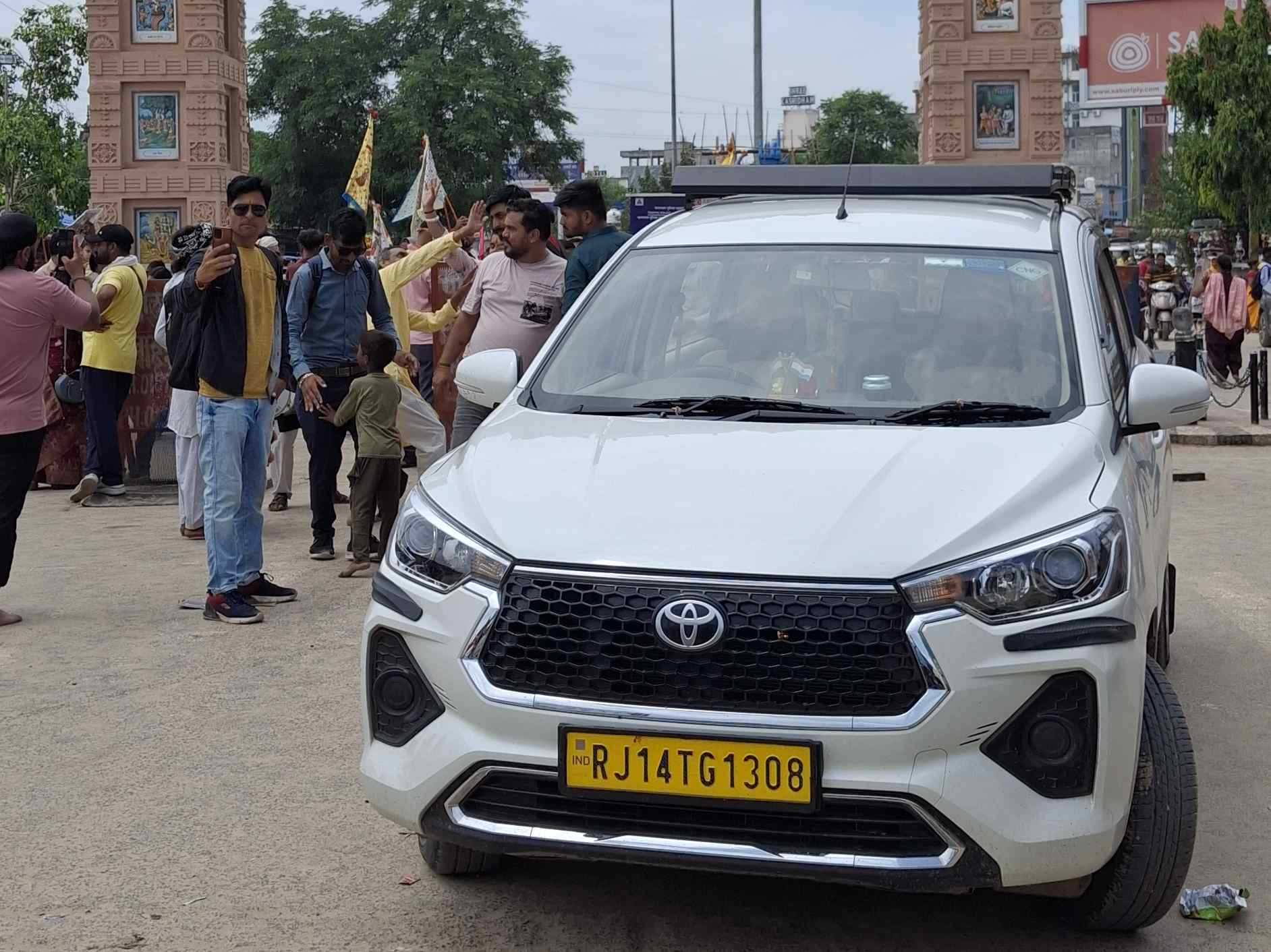 SUV Ertiga Car