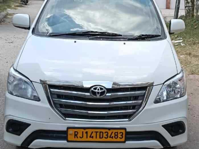 SUV Innova Car