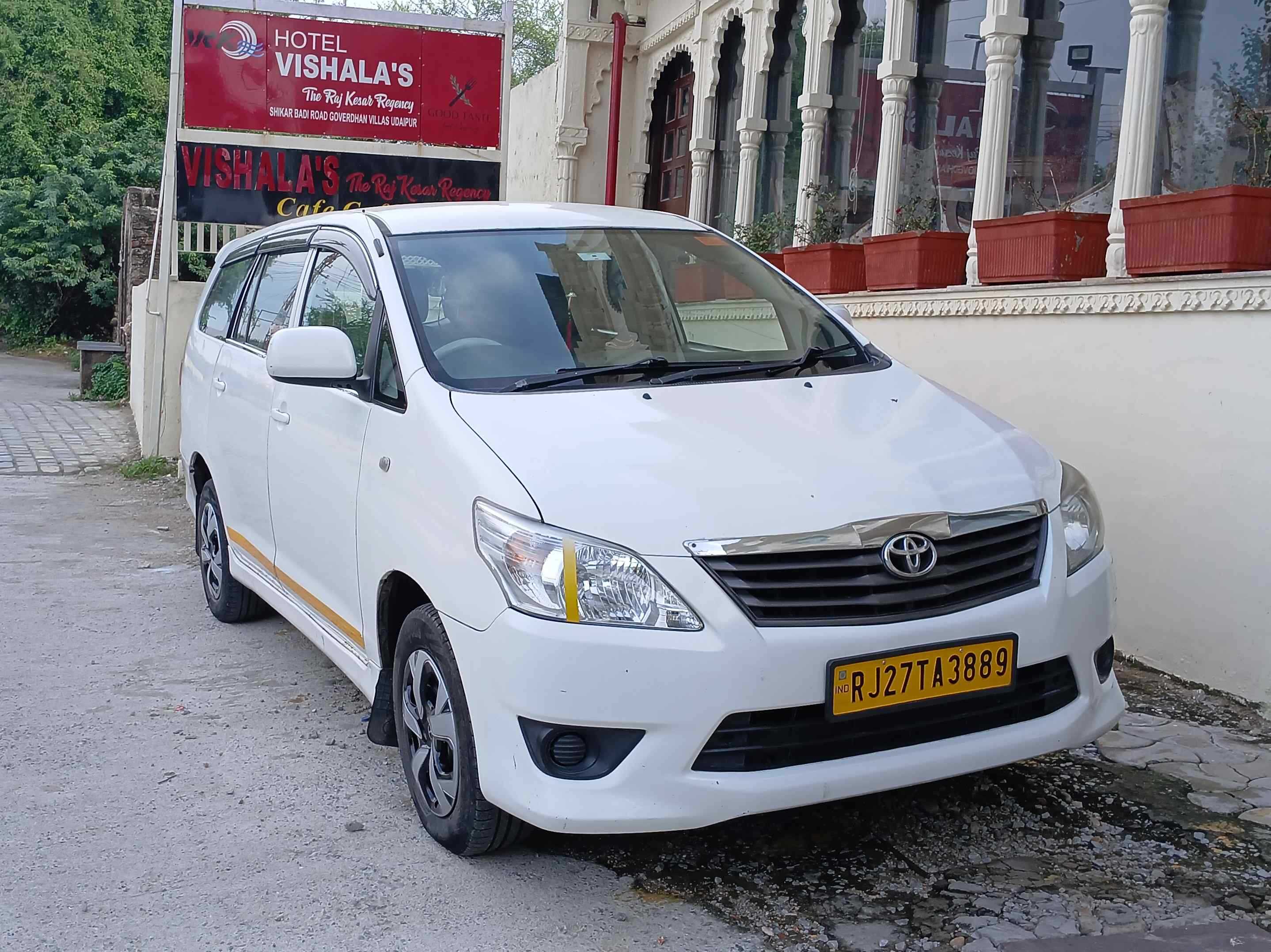 SUV Innova Car