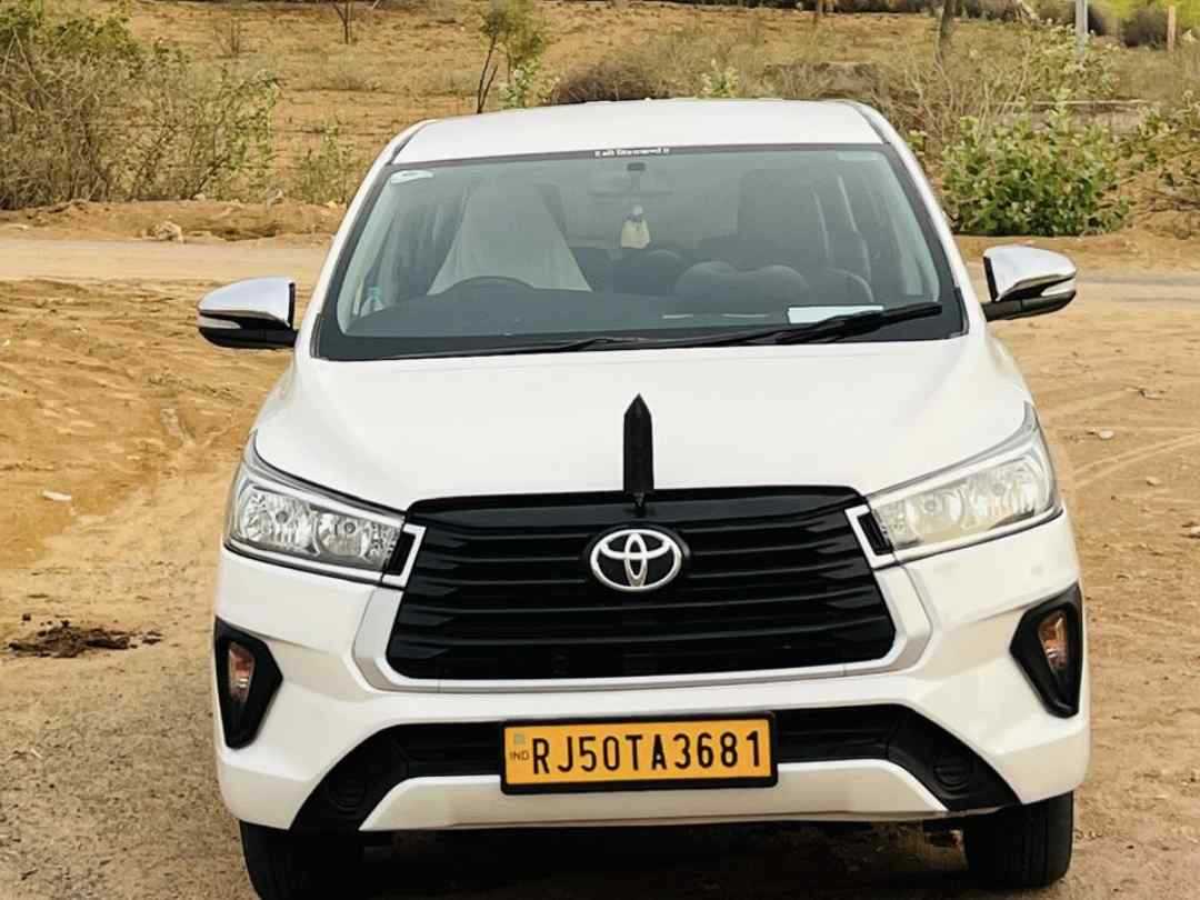 SUV Crysta Car