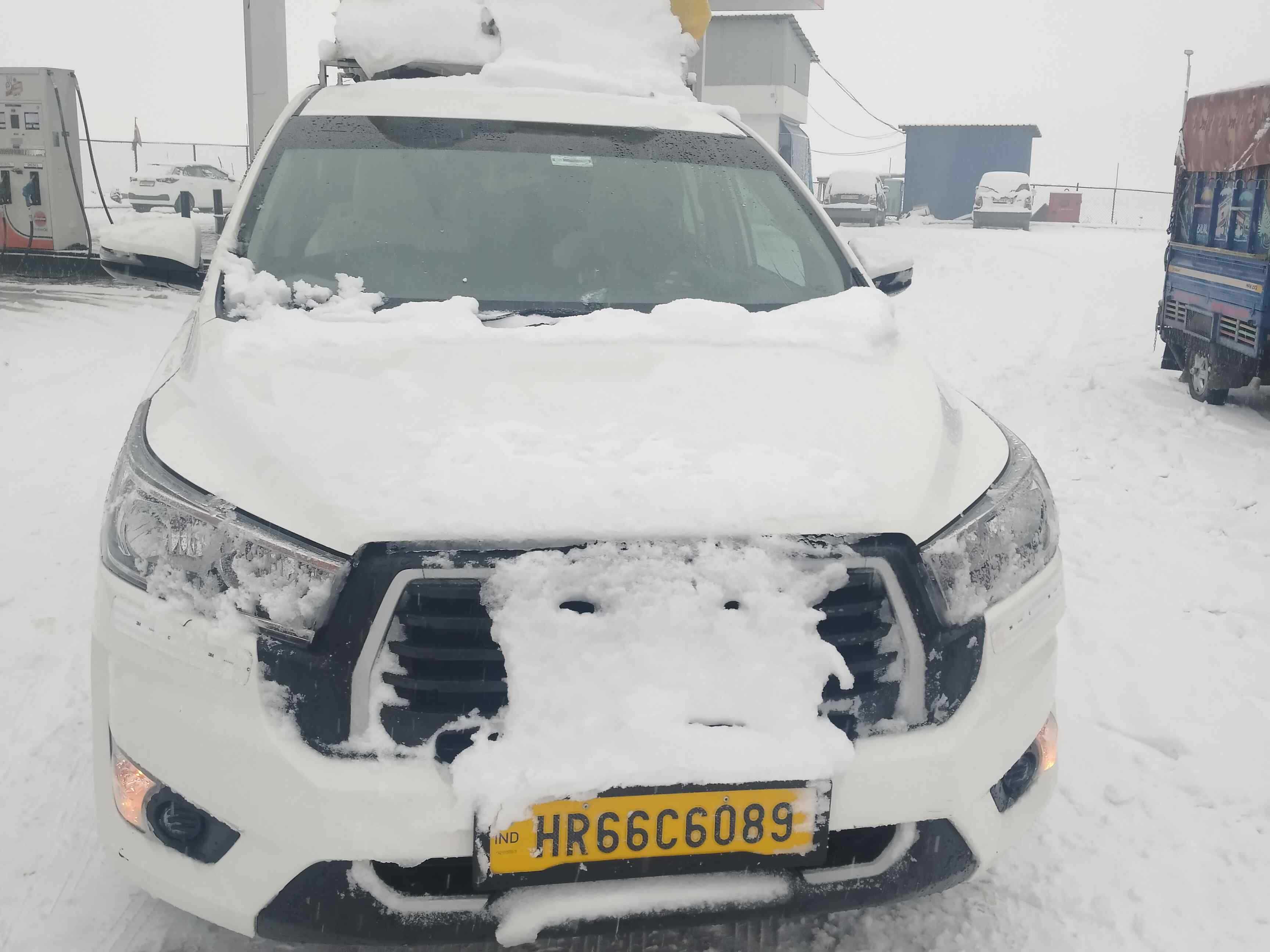 SUV Crysta Car