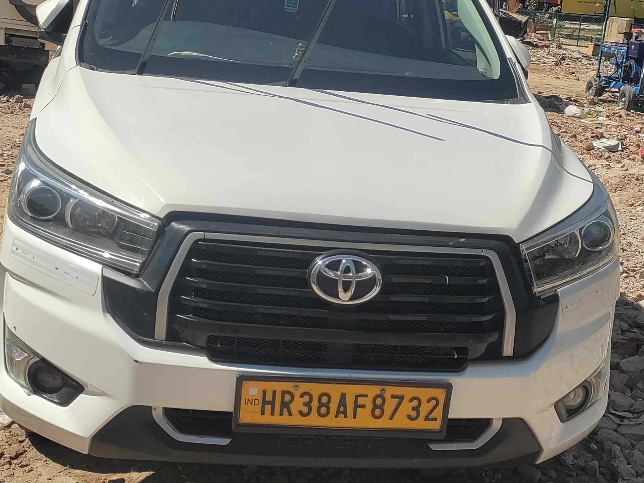 SUV Crysta Car