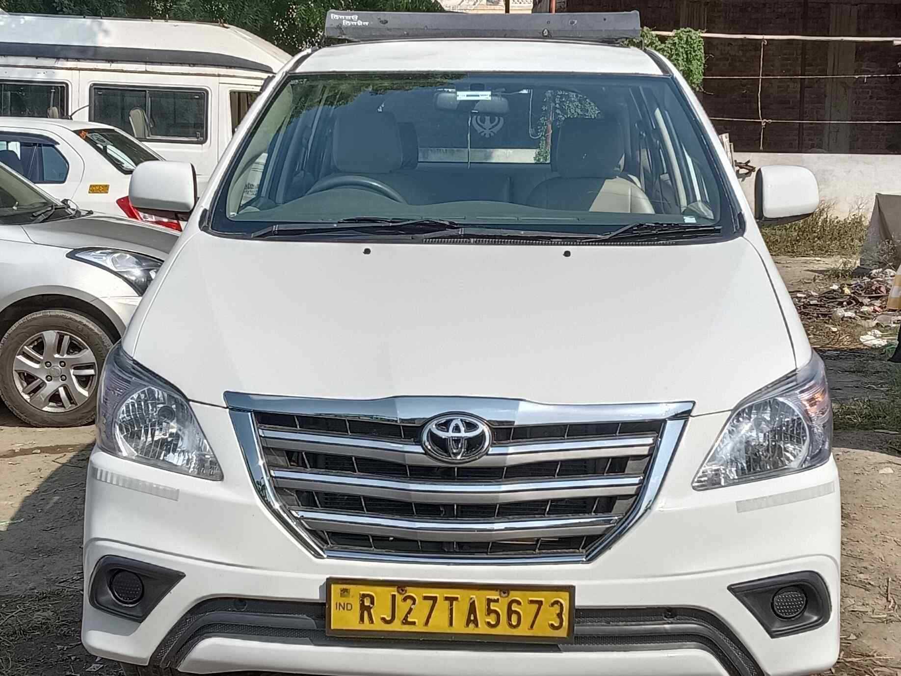 SUV Innova Car