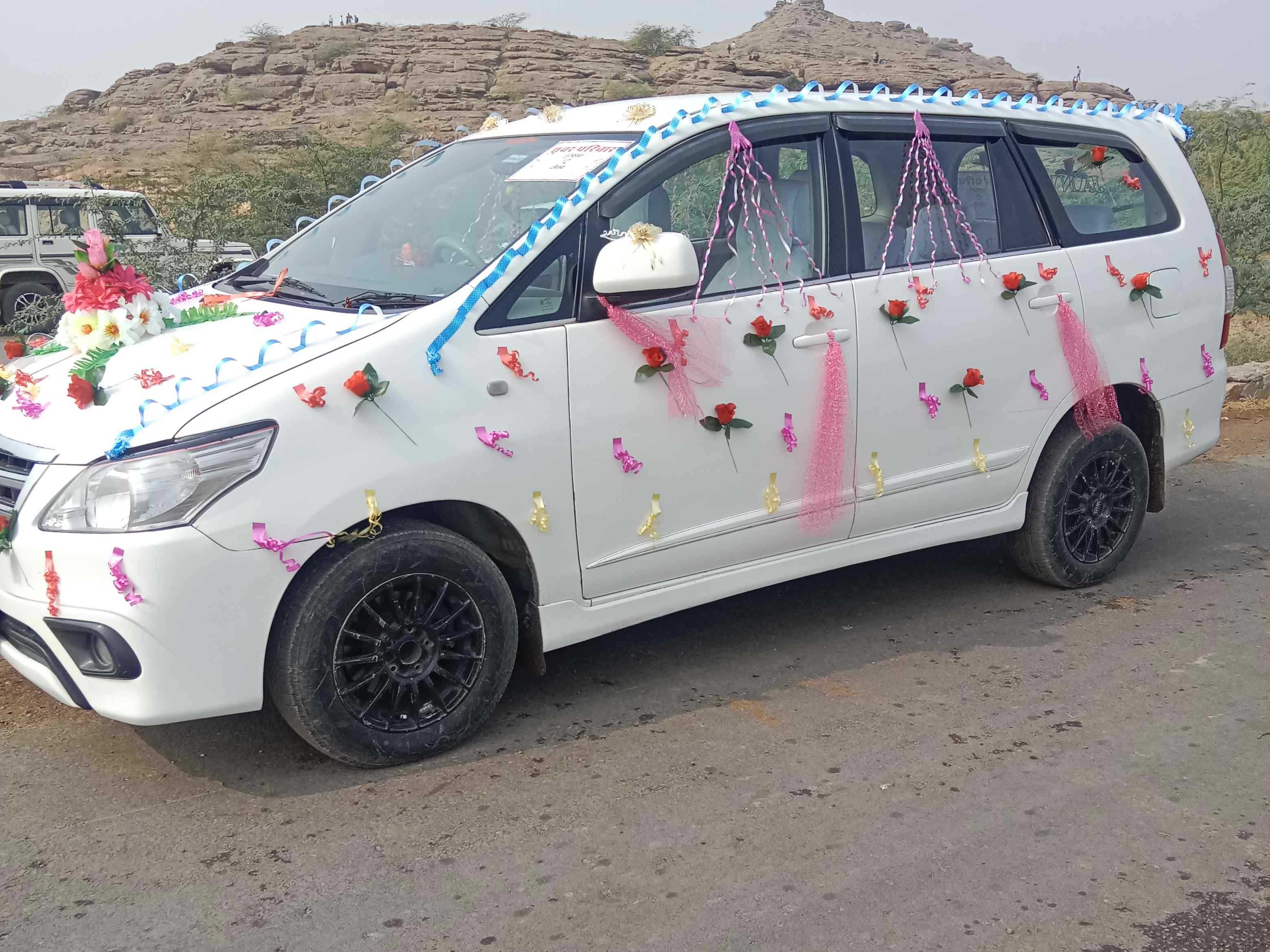 SUV Innova Car