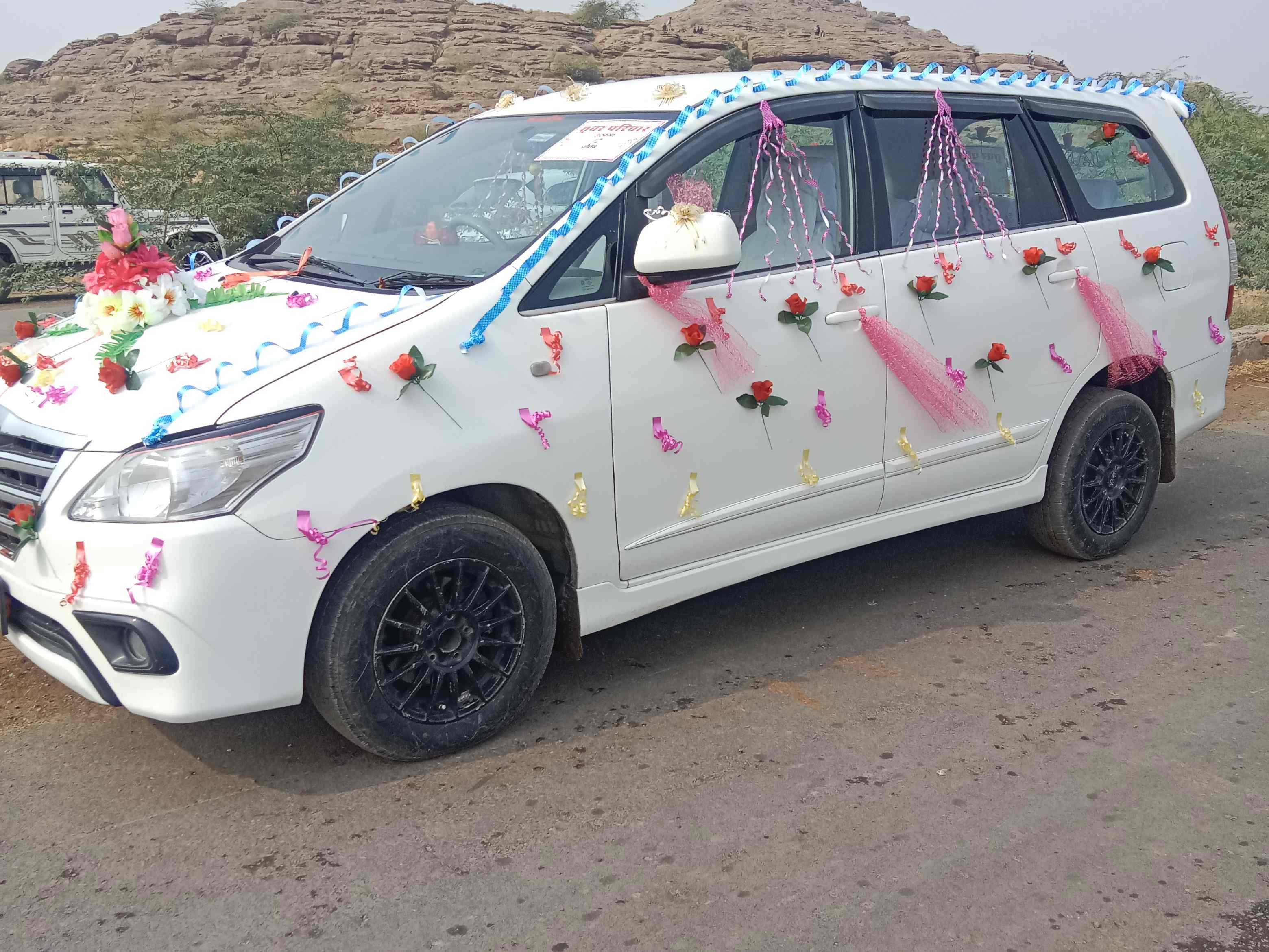 SUV Innova Car
