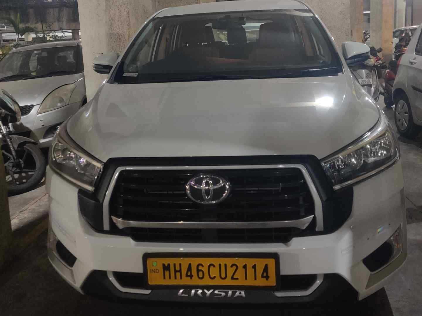 SUV Crysta Car