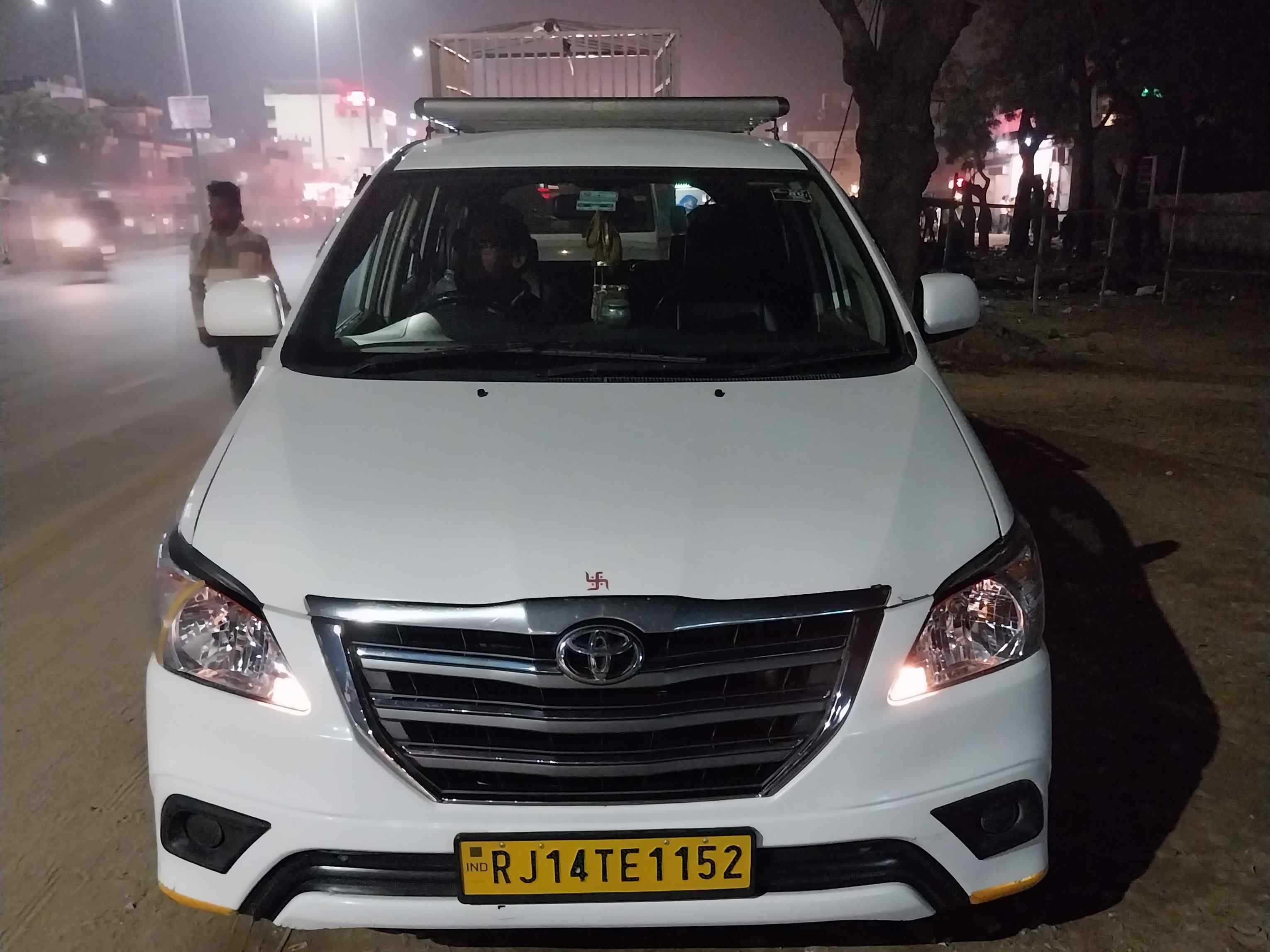 SUV Ertiga Car