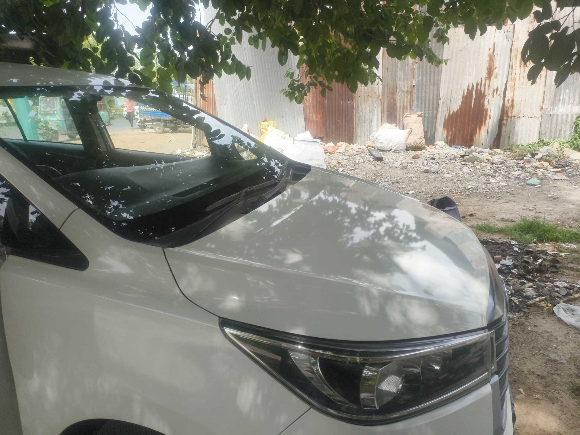 SUV Crysta Car