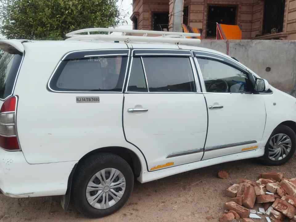 SUV Ertiga Car