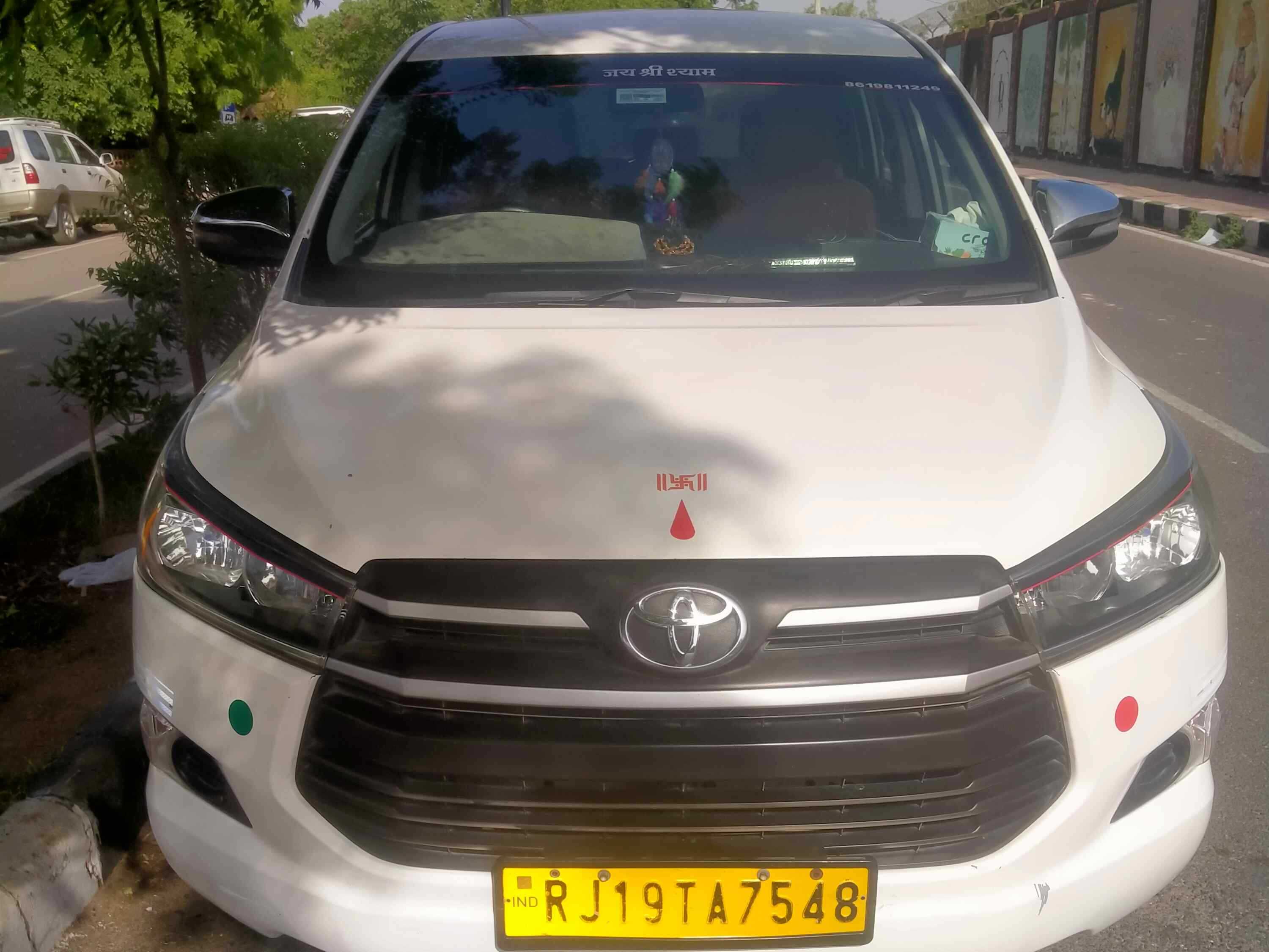 SUV Crysta Car