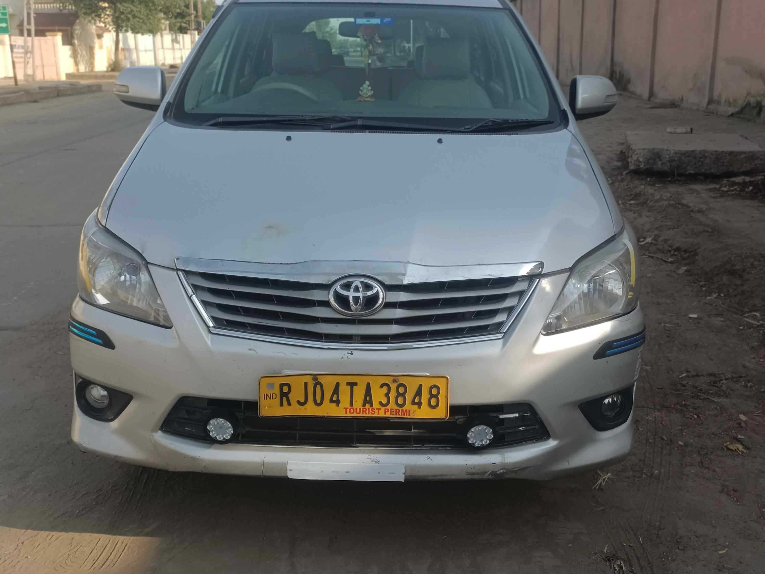 SUV Ertiga Car