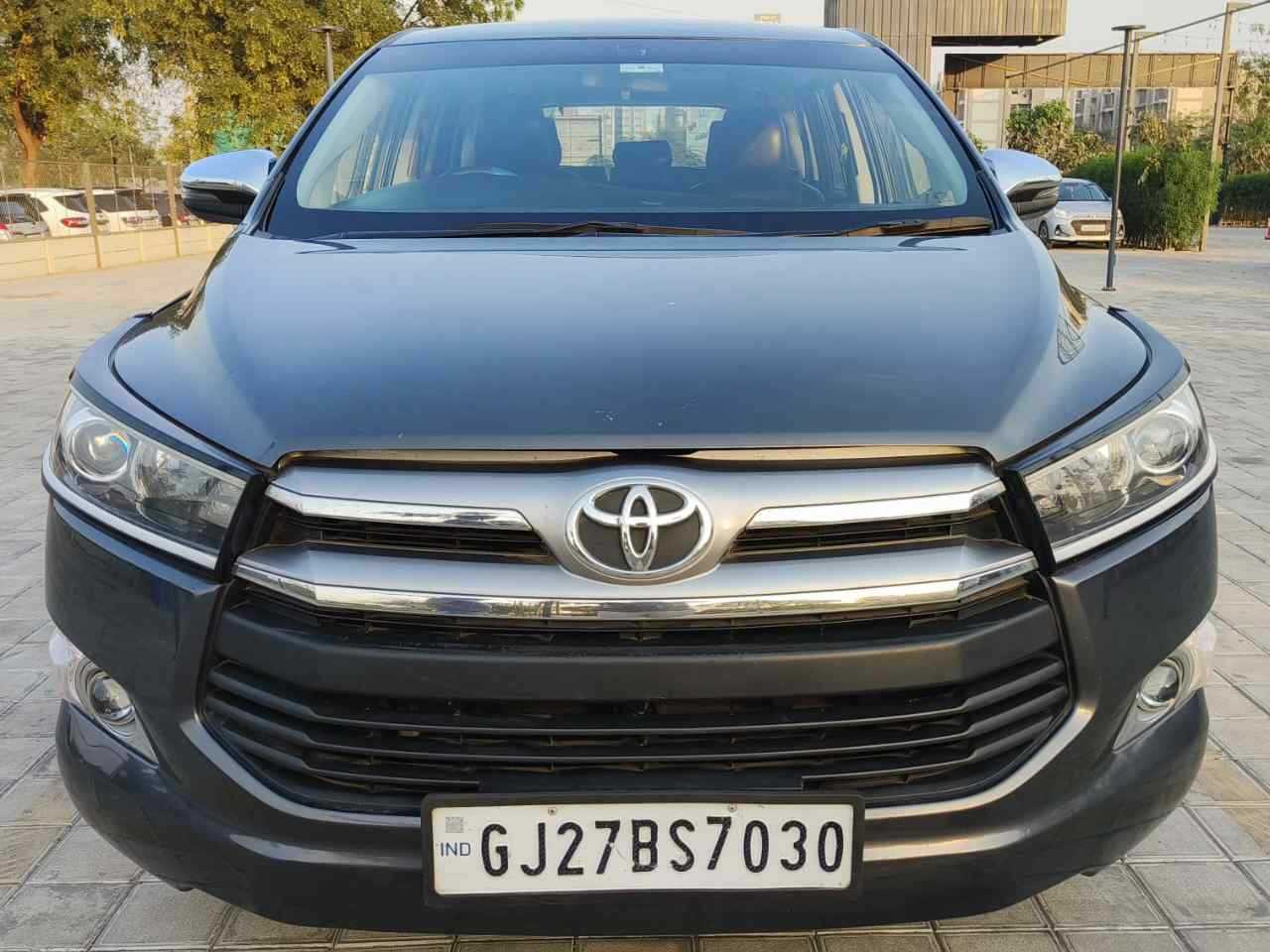 SUV Crysta Car