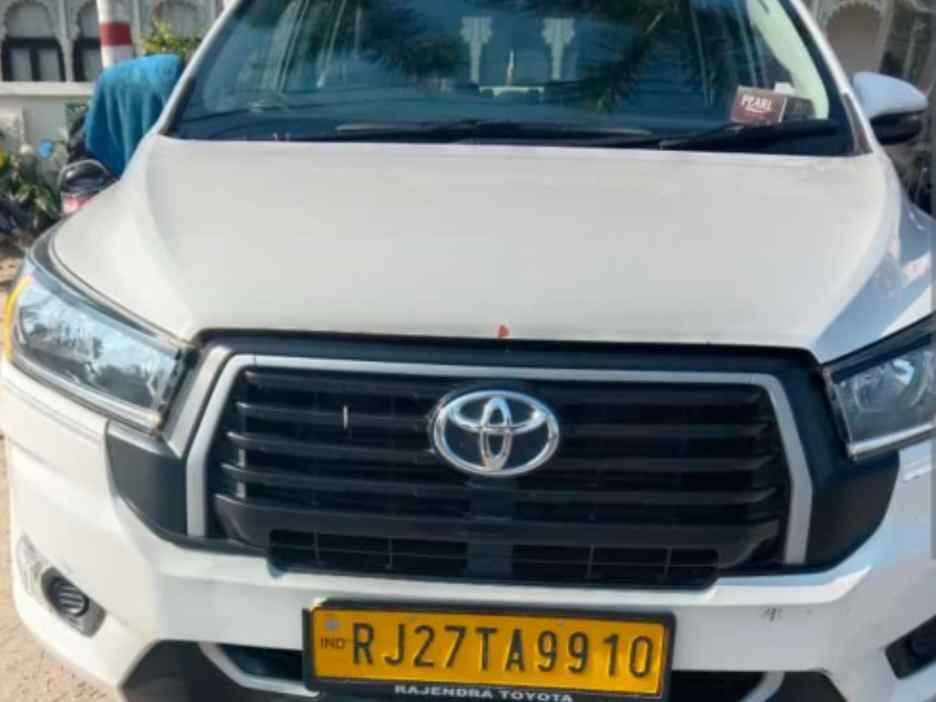 SUV Ertiga Car