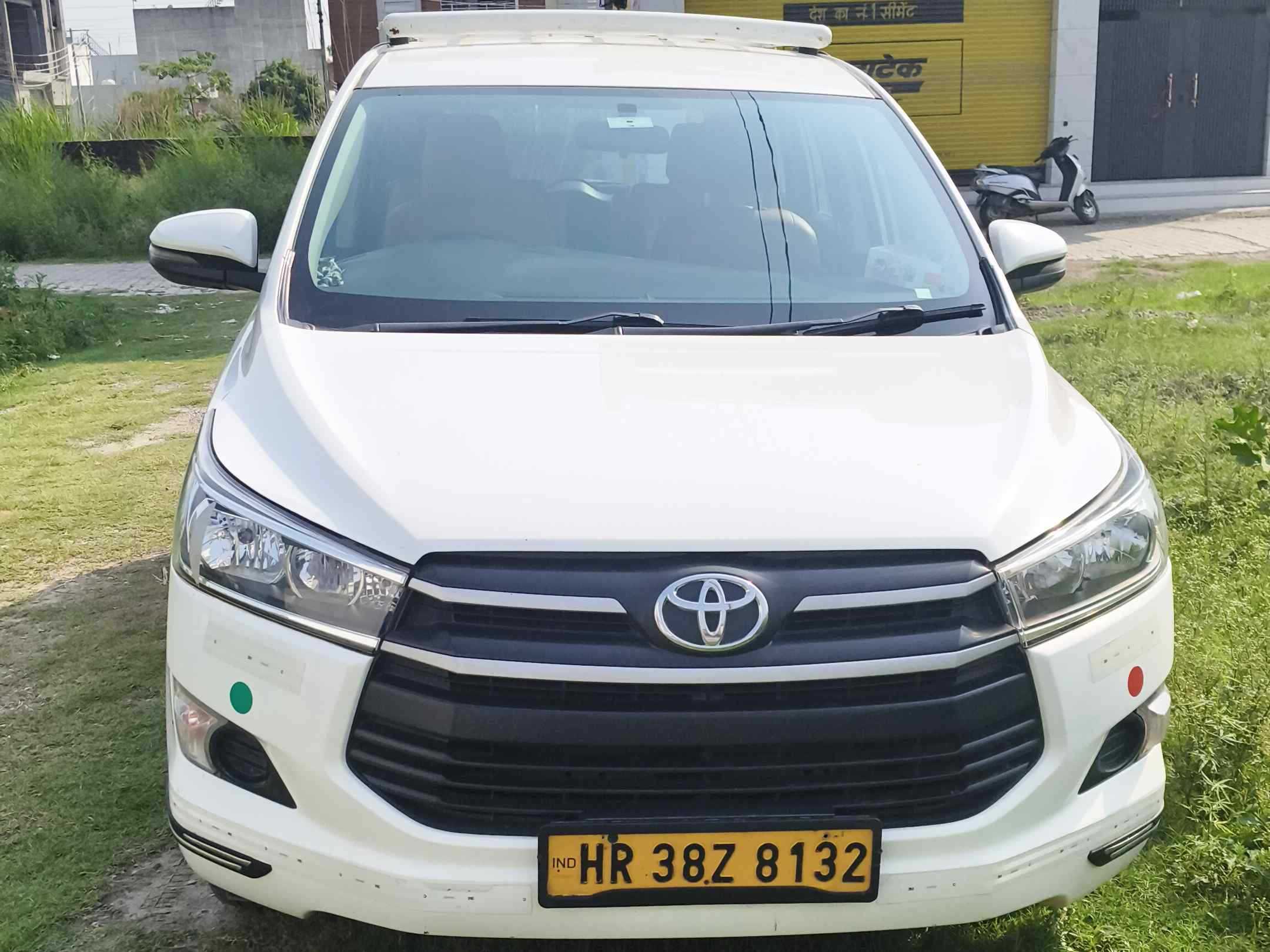 SUV Crysta Car