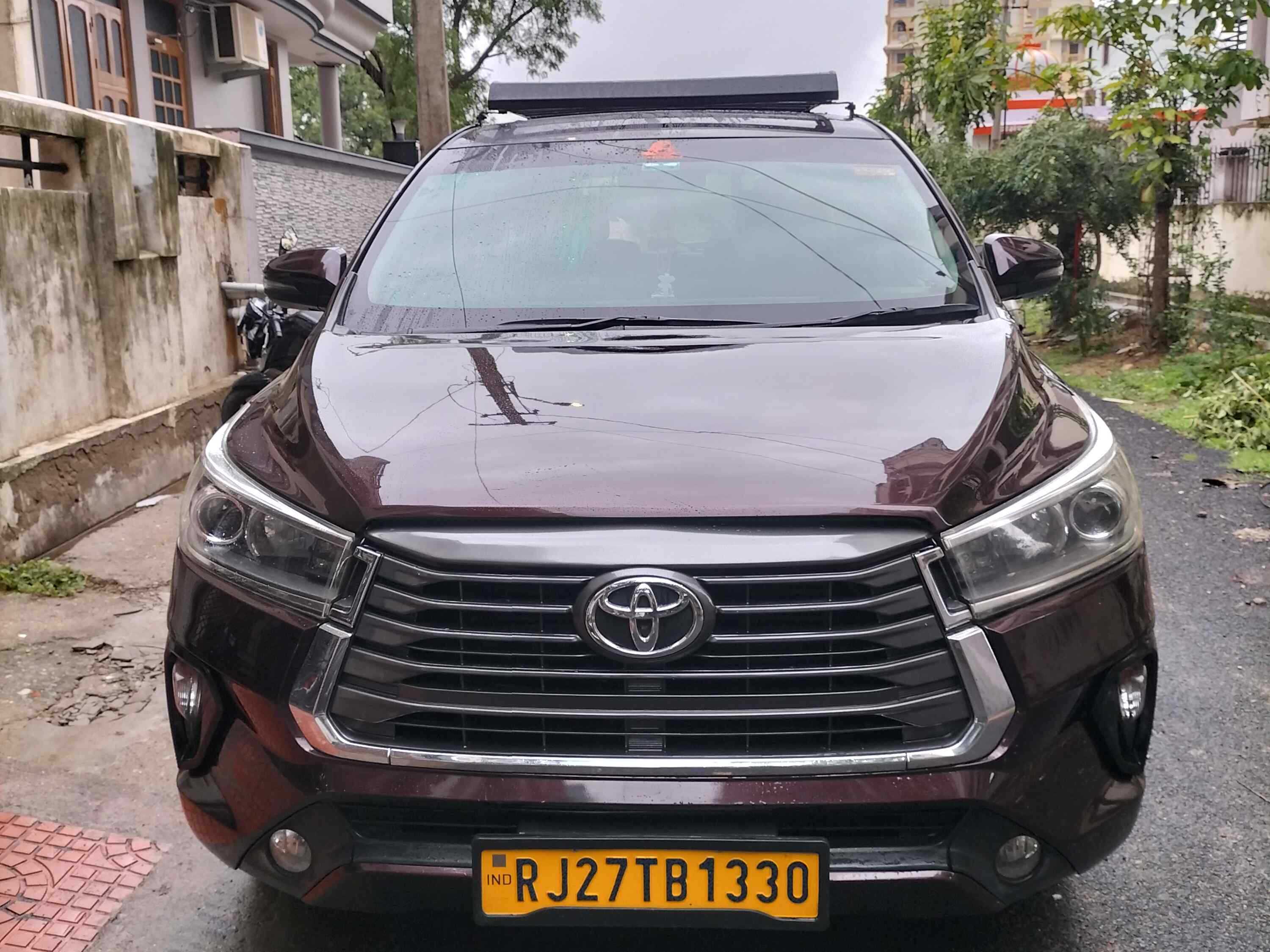 SUV Crysta Car