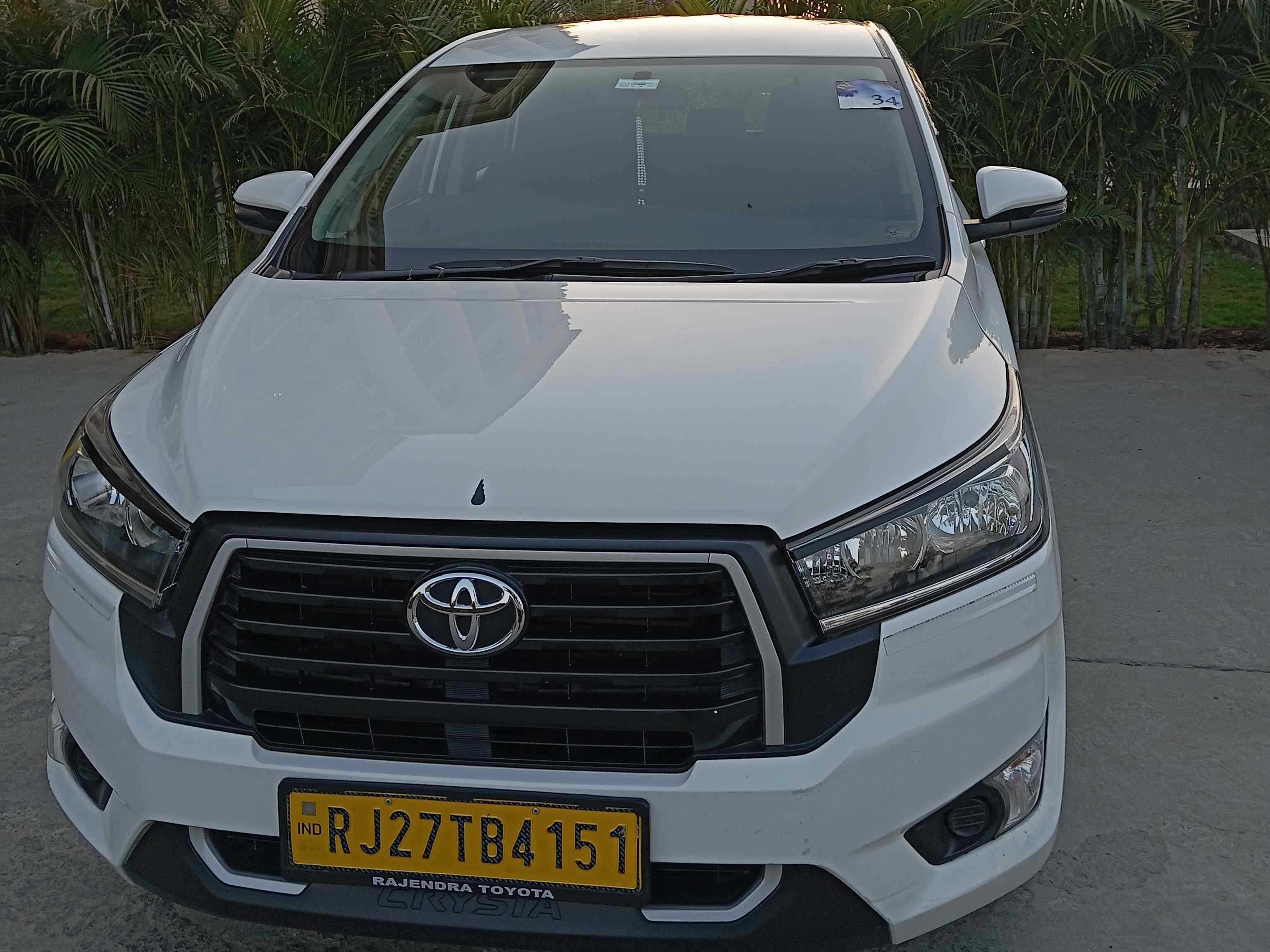 SUV Crysta Car