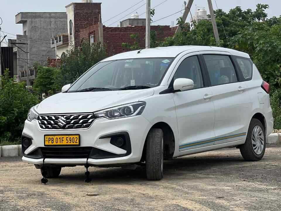 SUV Ertiga Car