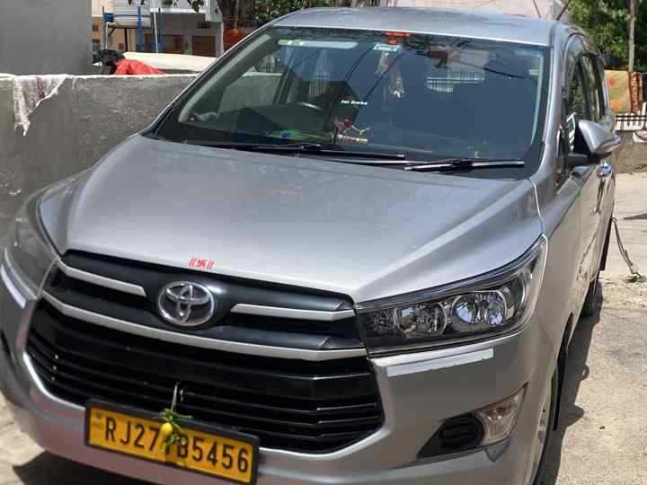 SUV Crysta Car
