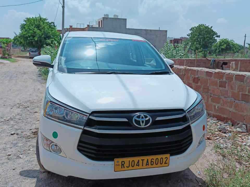 SUV Crysta Car