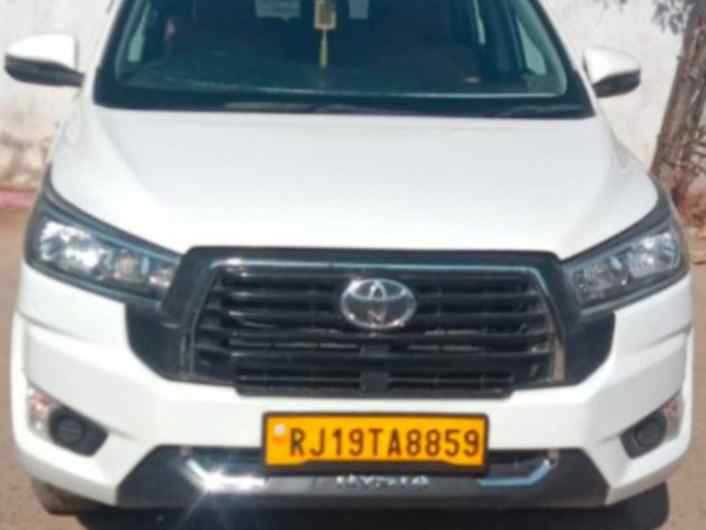 SUV Crysta Car