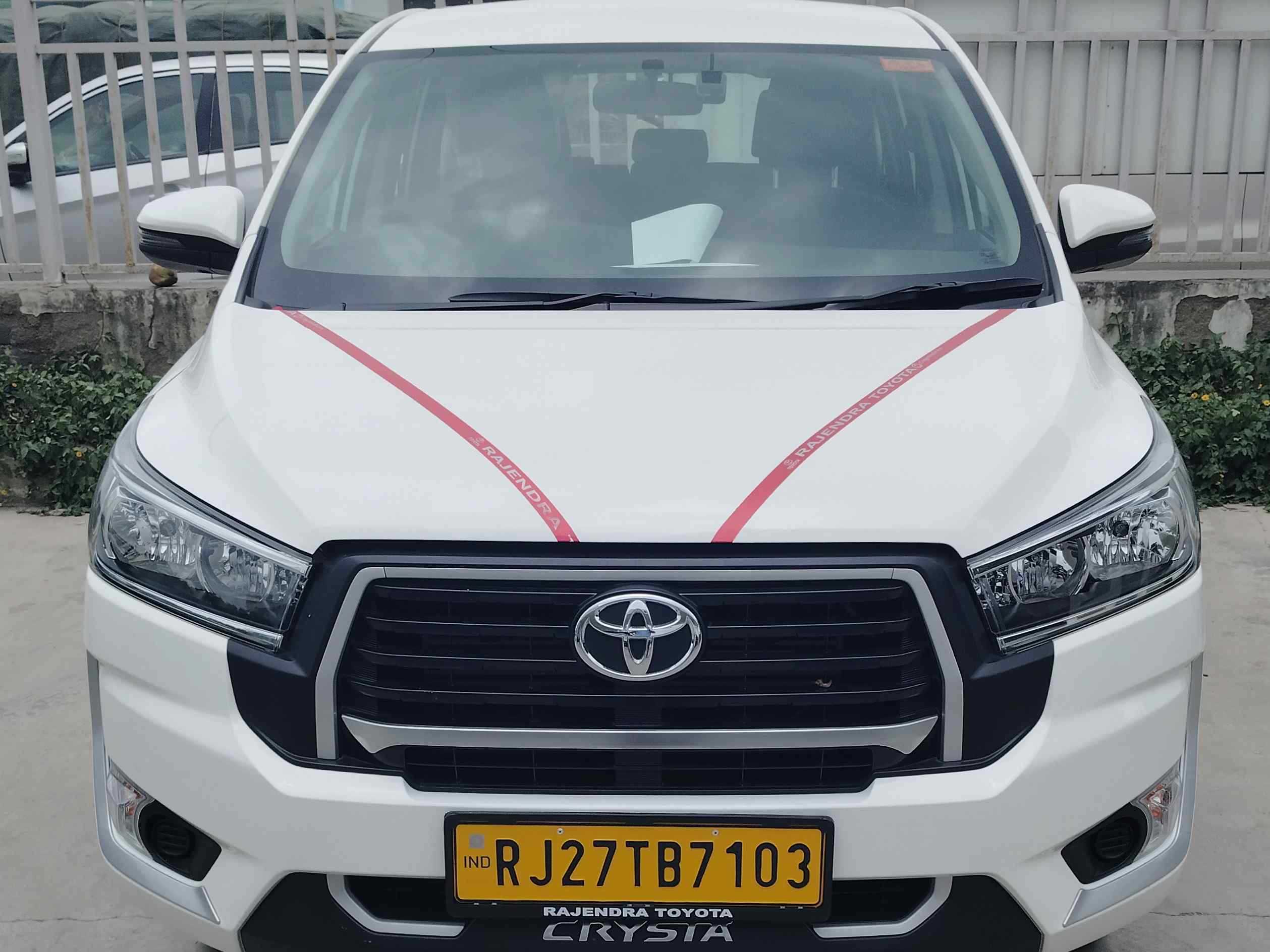 SUV Crysta Car