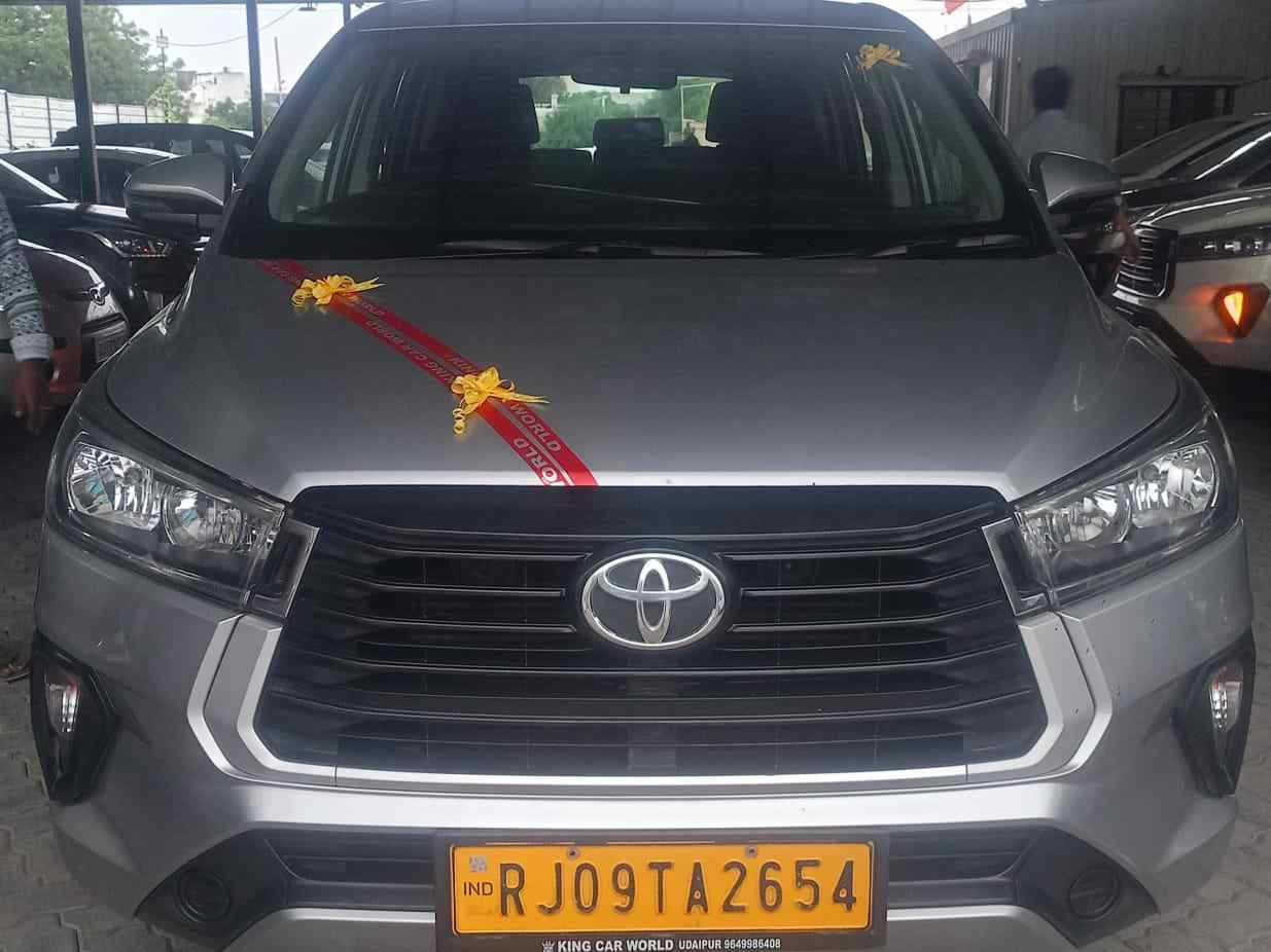 SUV Crysta Car