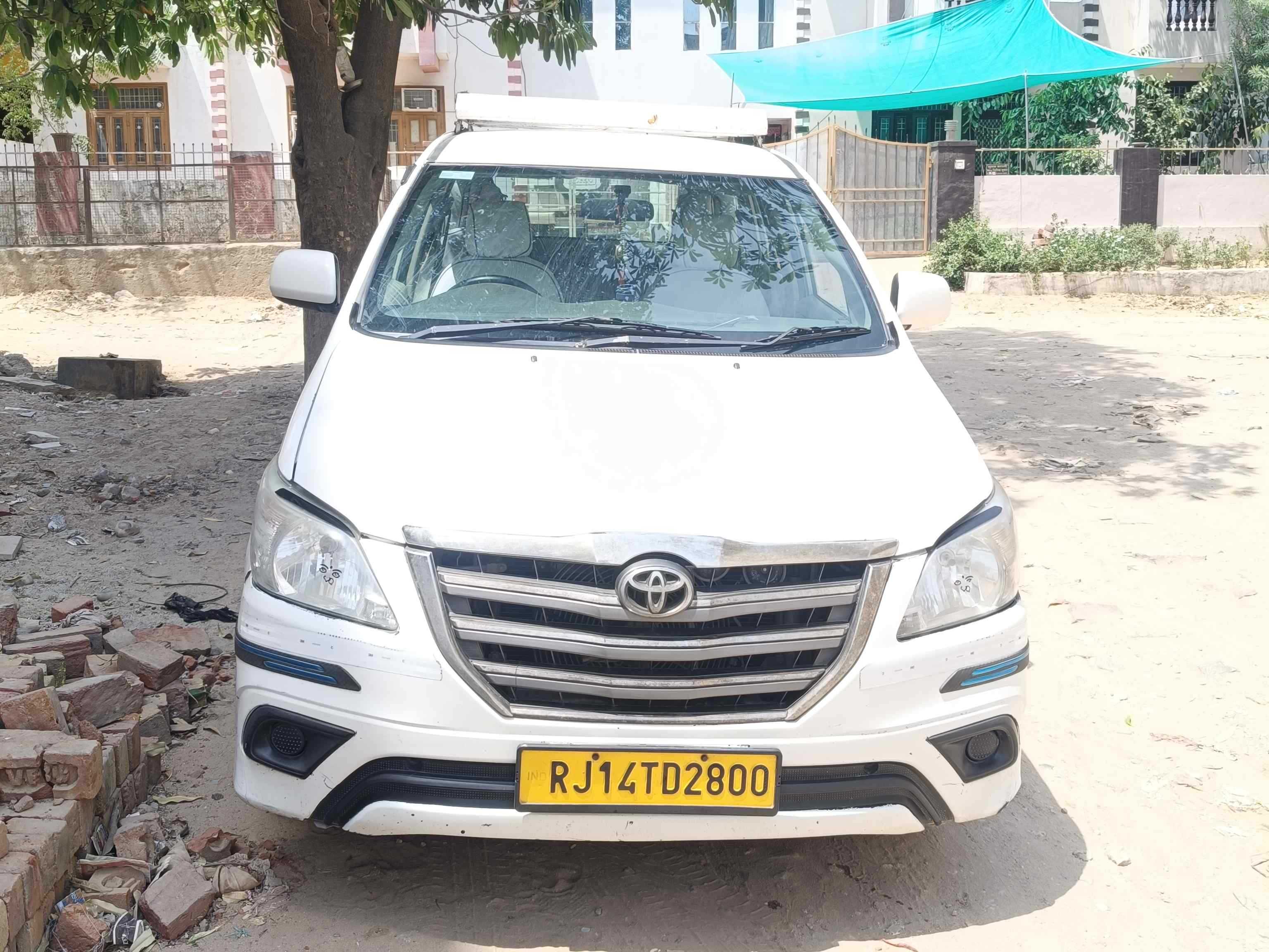 SUV Ertiga Car