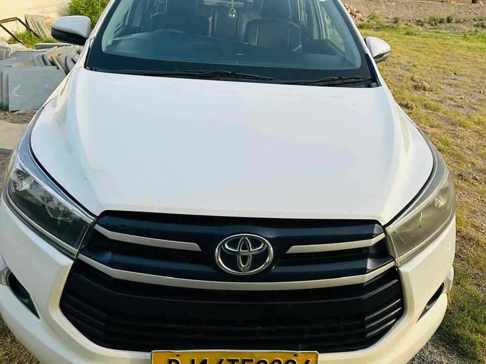SUV Crysta Car