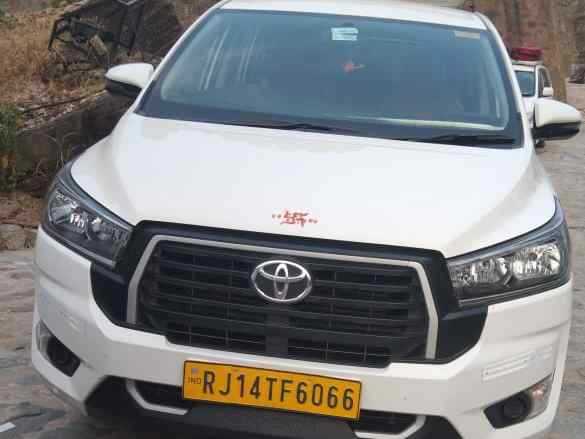 SUV Crysta Car