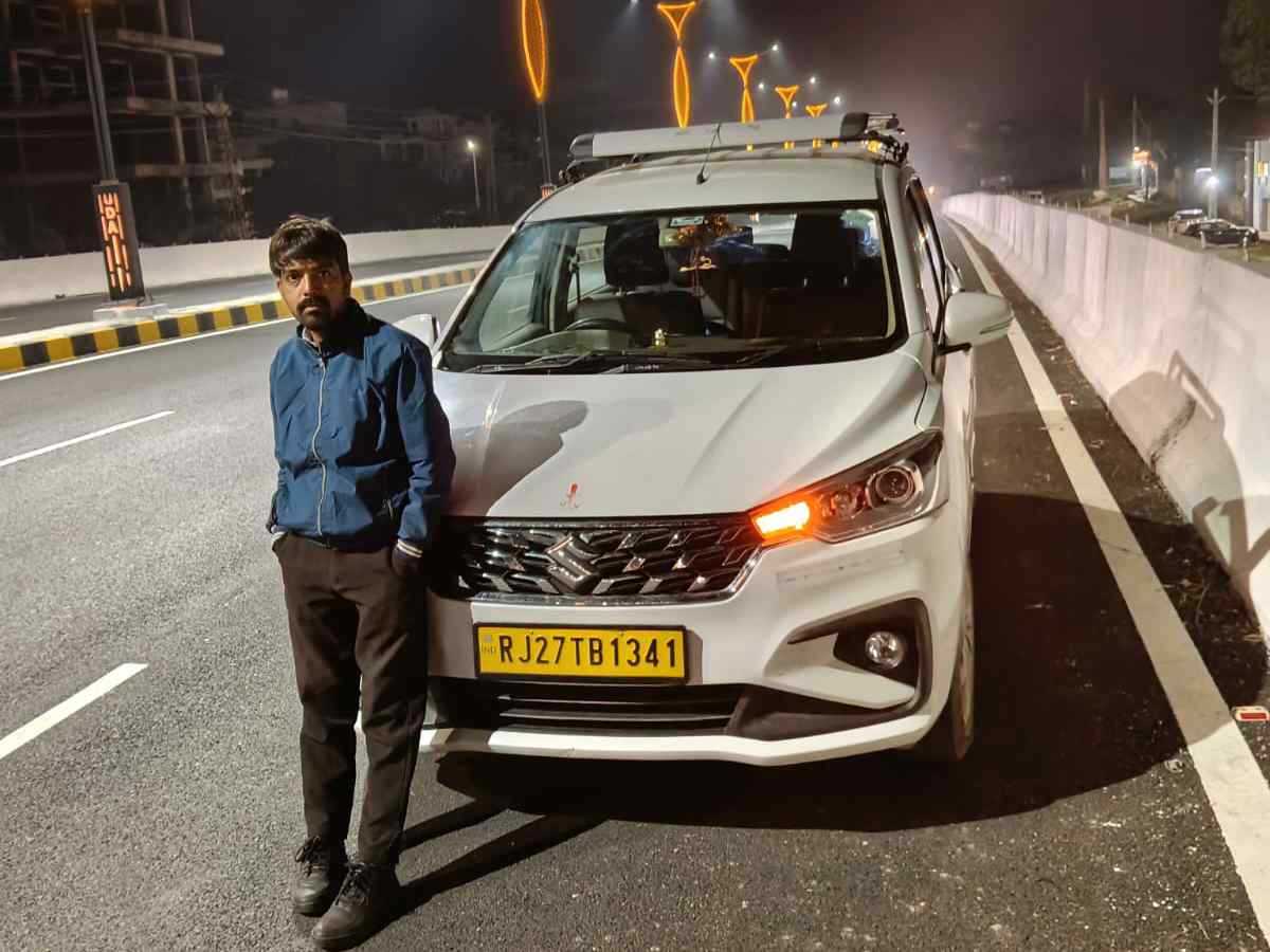 SUV Ertiga Car