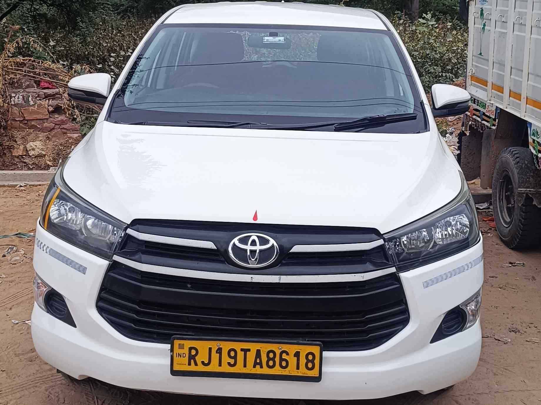 SUV Crysta Car