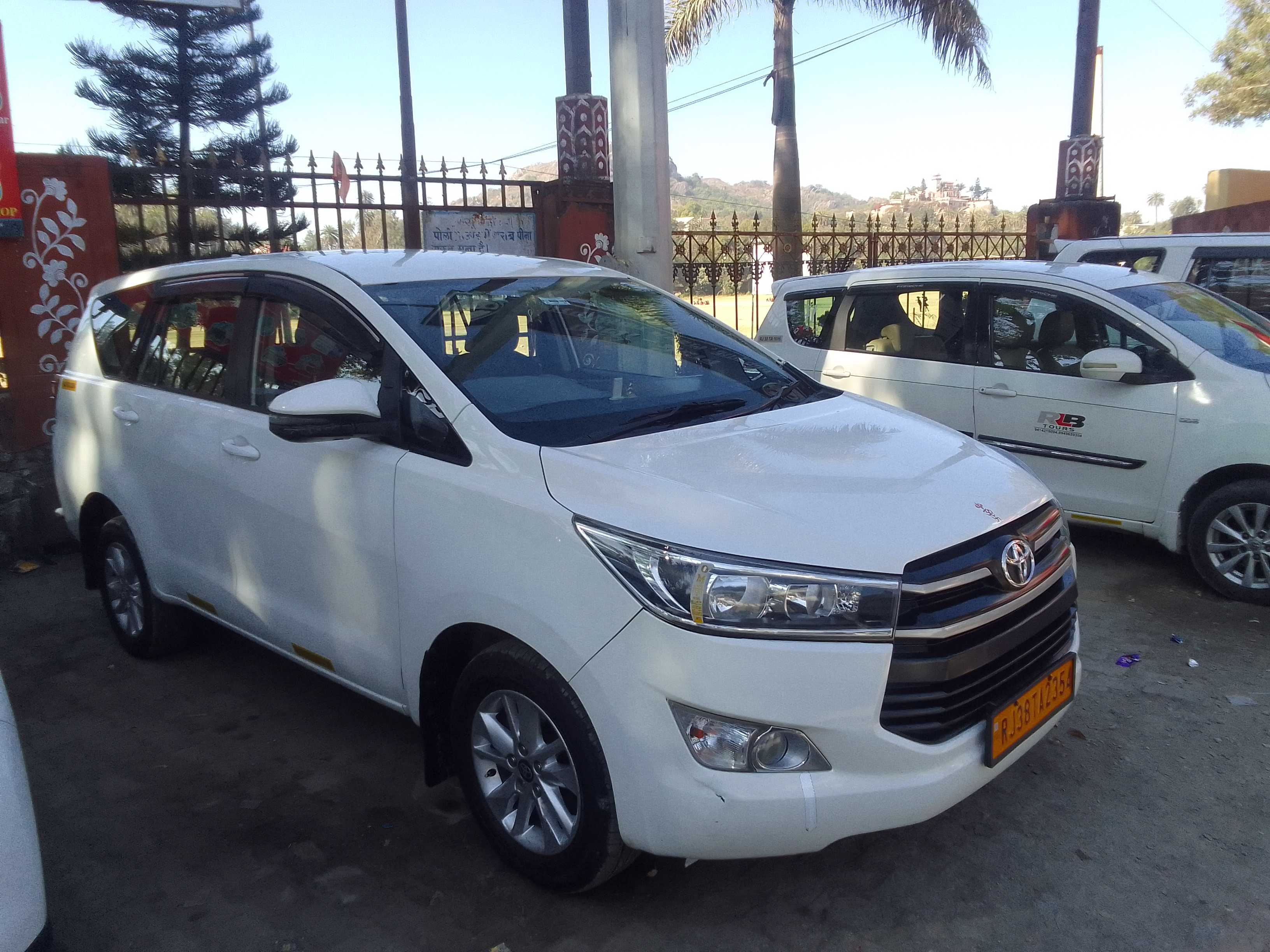 SUV Crysta Car