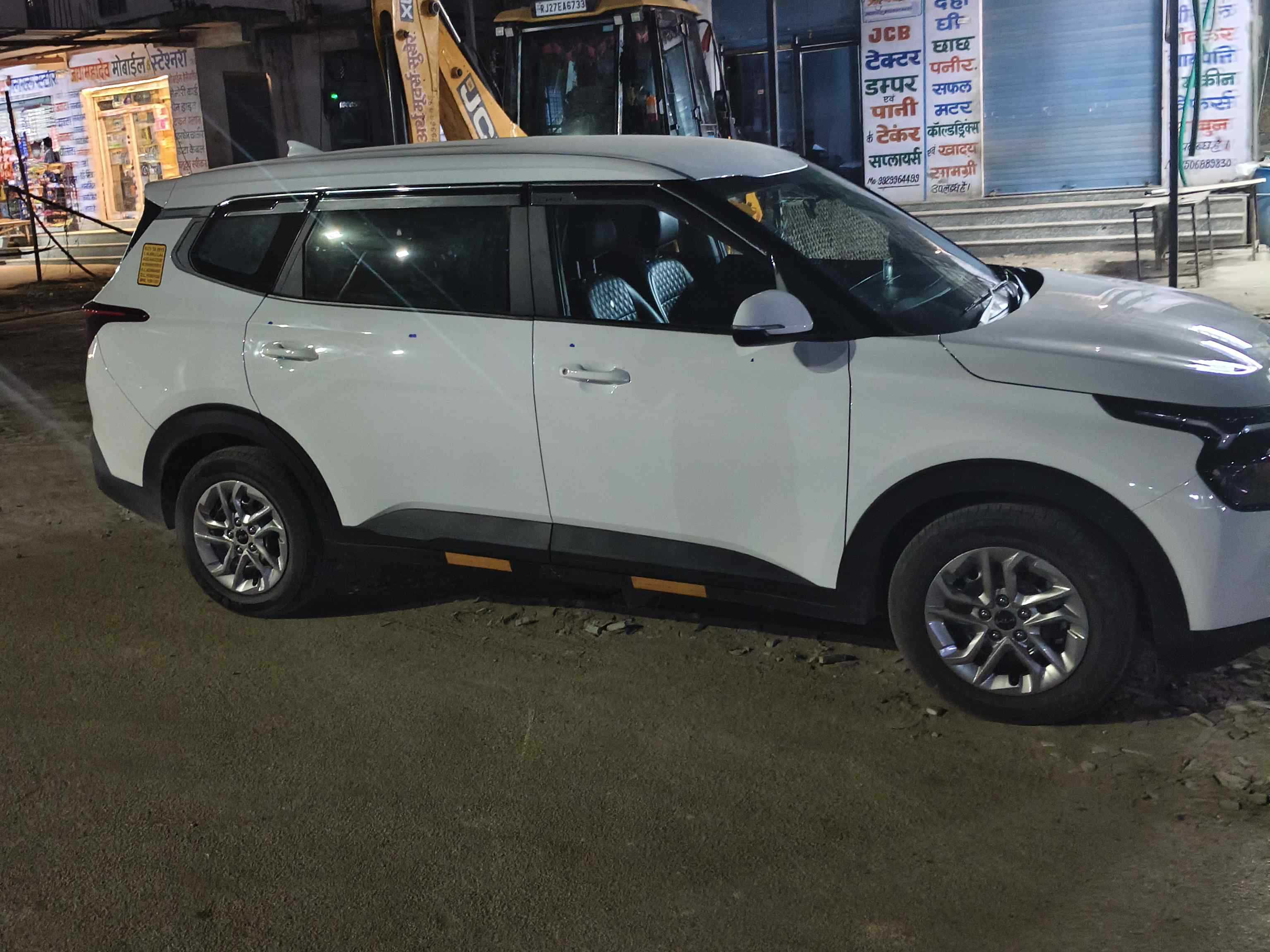 SUV Ertiga Car