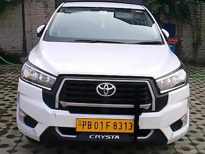 SUV Crysta Car