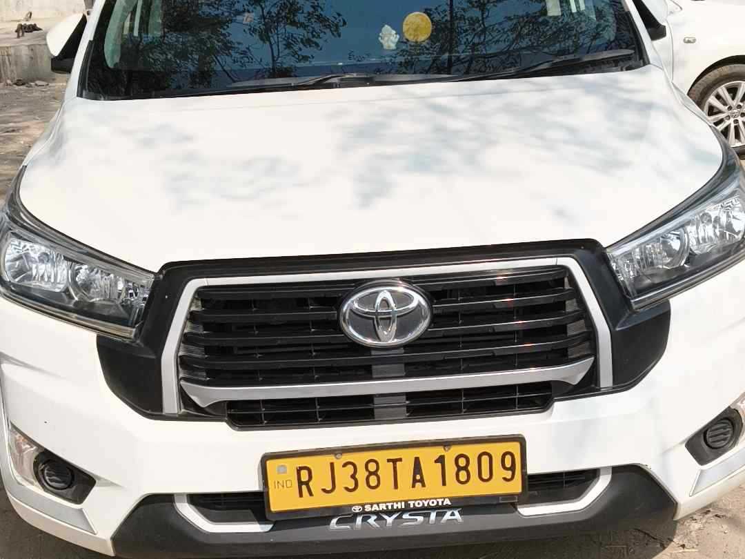 SUV Crysta Car