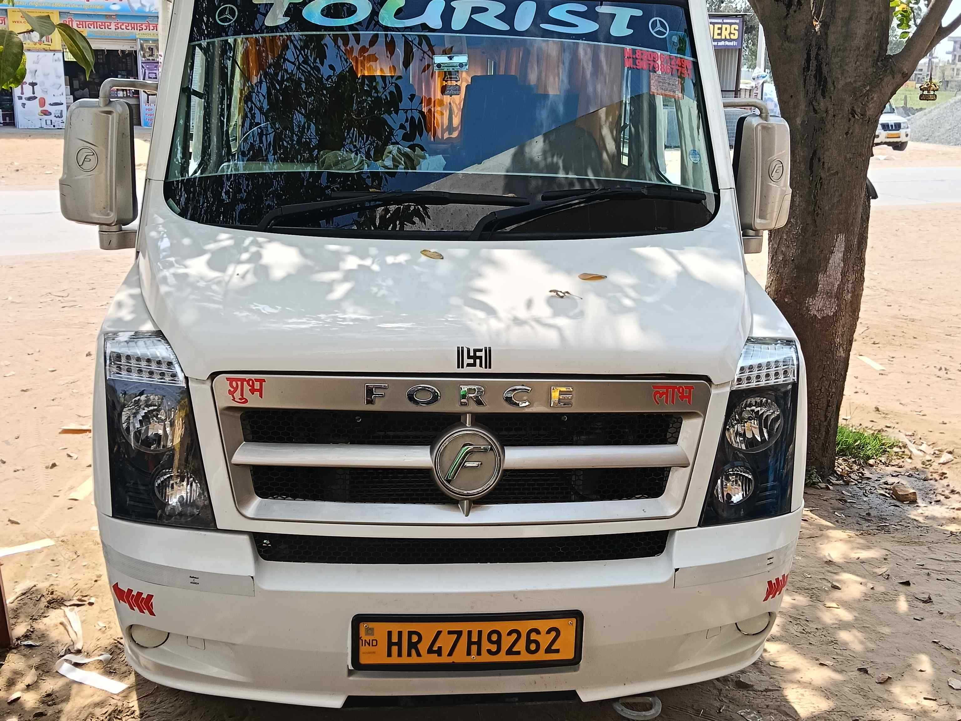 Tempo Traveller Bus