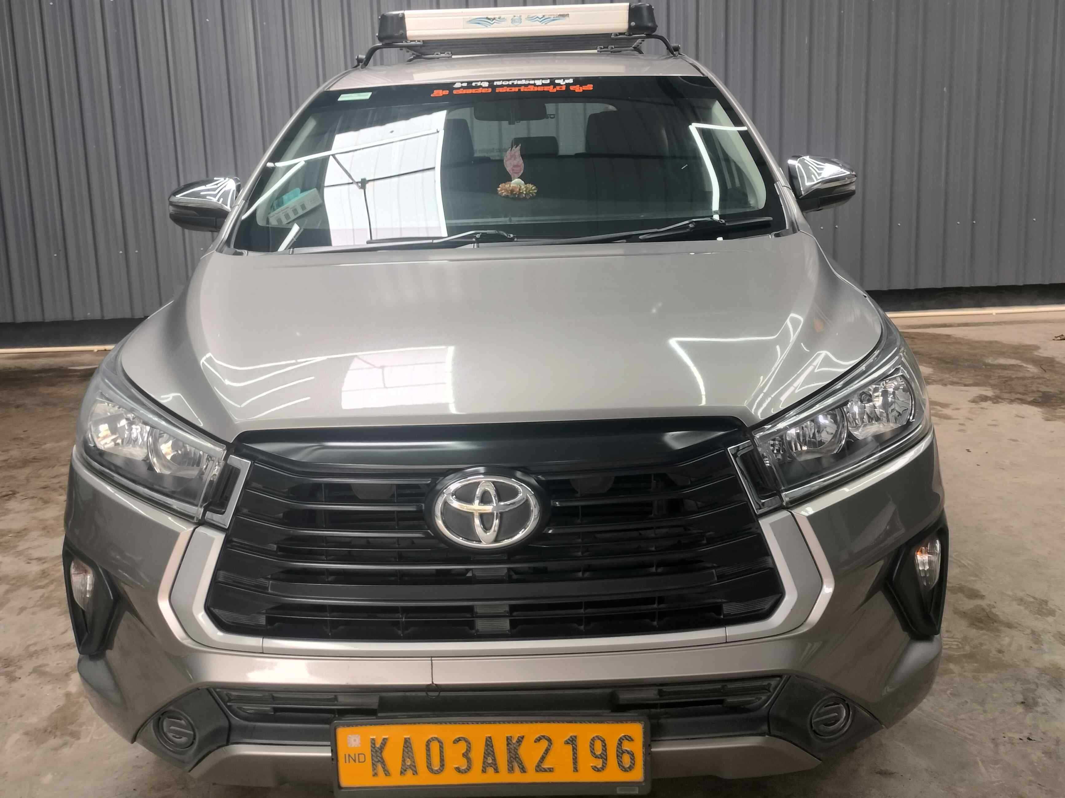SUV Crysta Car